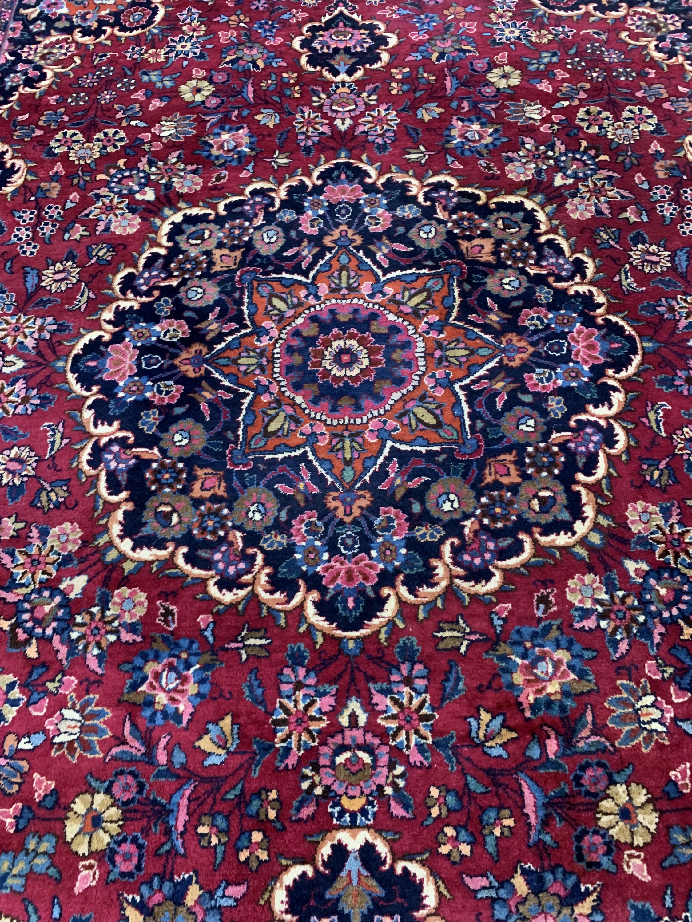 Detail d: Mesched, Persien, Mitte 20.Jhd., Wolle auf Baumwolle, ca. 348 x 260 cm, EHZ: 2