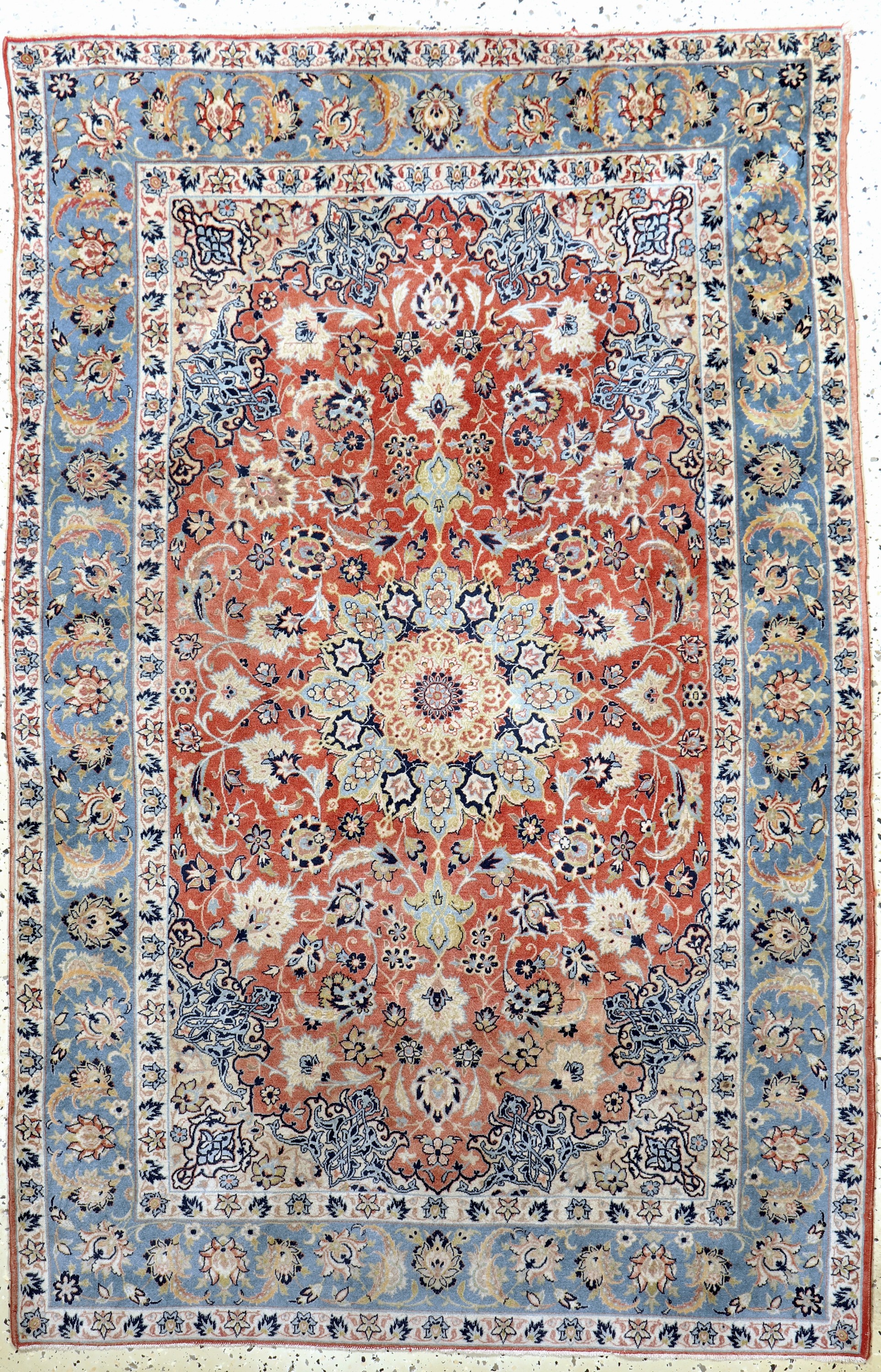 Esfahan fein, Persien, Mitte 20.Jhd, Korkwolle auf Seide, ca. 170 x 112 cm, Reinigungsbedürftig, EHZ: 2-3
