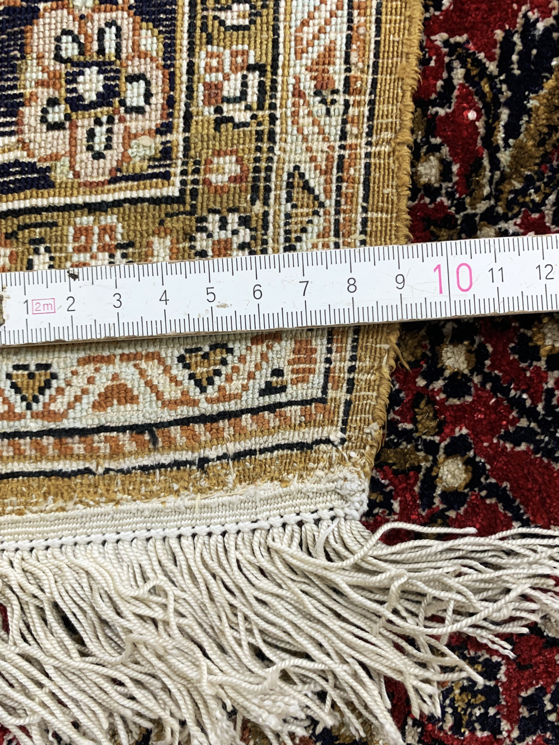 Detail f: Ghom Seide, Persien, Anfang 20.Jhd, reine Naturseide, ca. 200 x 145 cm, EHZ: 2(Fransen erneuert)