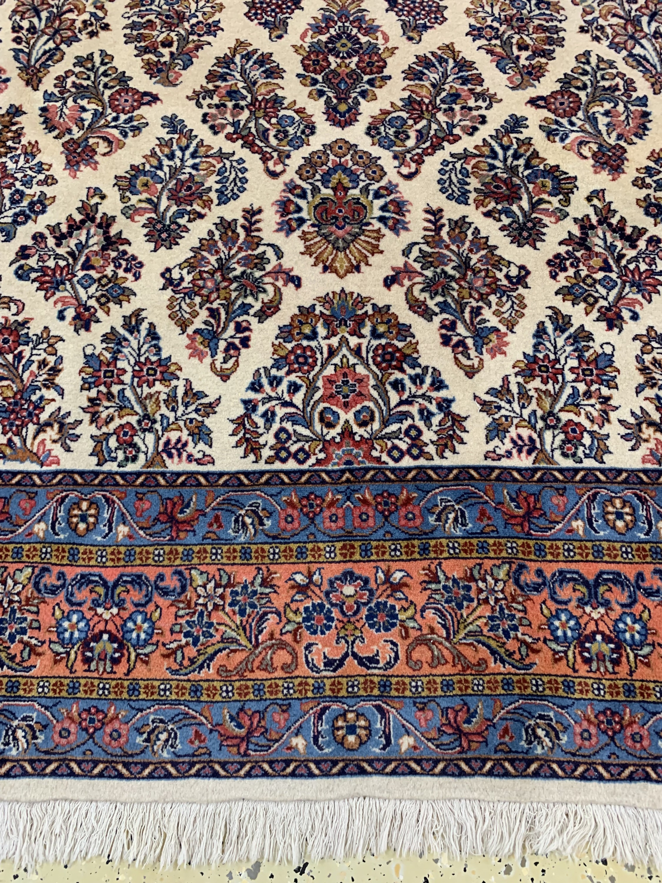 Detail b: Sarogh Kork fein, Persien, Ende 20.Jhd, Wolle auf Baumwolle, ca. 310 x 210 cm, EHZ: 2 (verblasst).