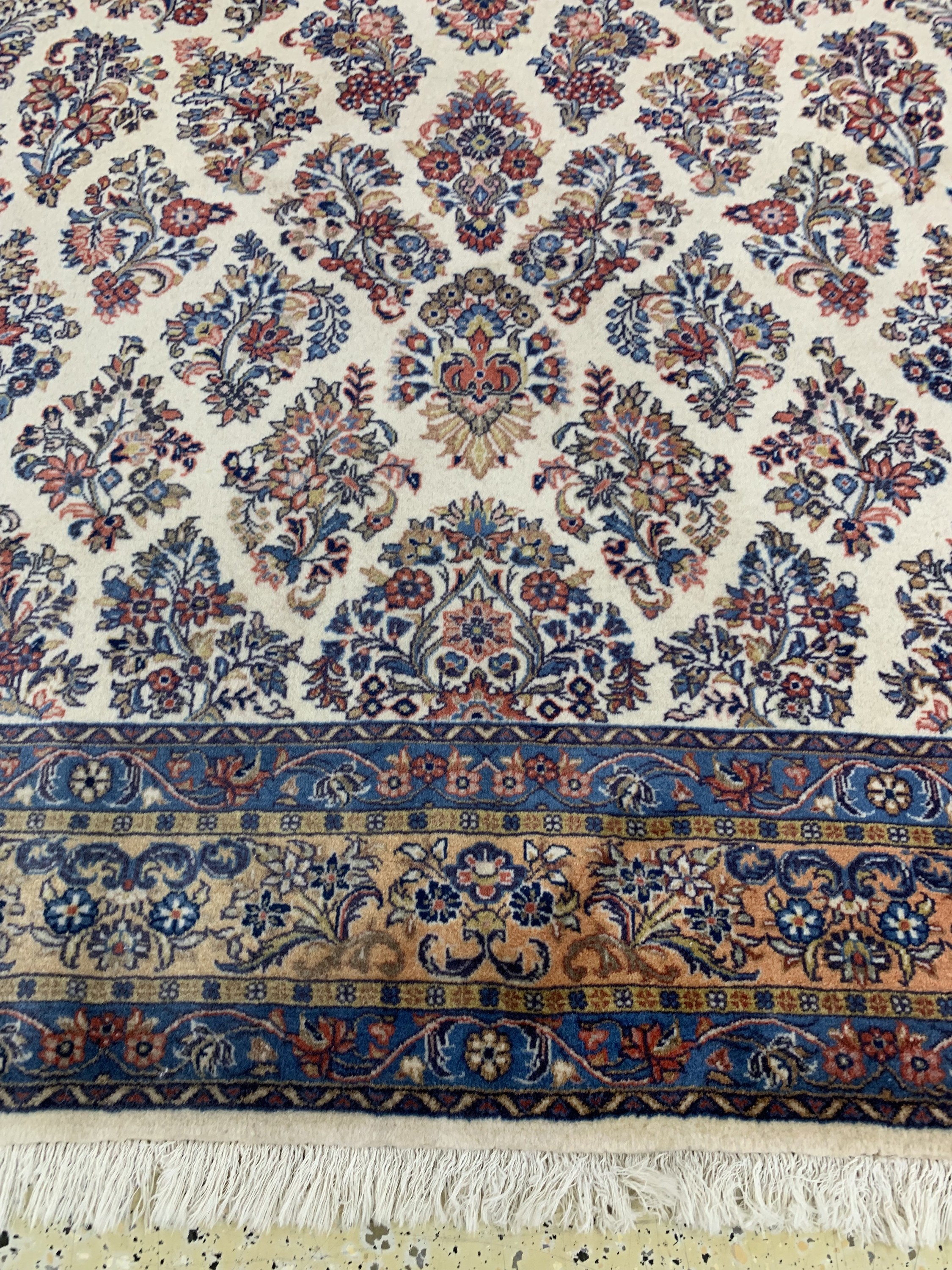 Detail e: Sarogh Kork fein, Persien, Ende 20.Jhd, Wolle auf Baumwolle, ca. 310 x 210 cm, EHZ: 2 (verblasst).