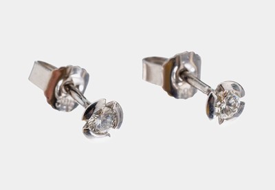 Image Paar 14 kt Gold Brillant-Ohrstecker, WG 585/000, 2 Brillanten zus. ca. 0.12 ct ...