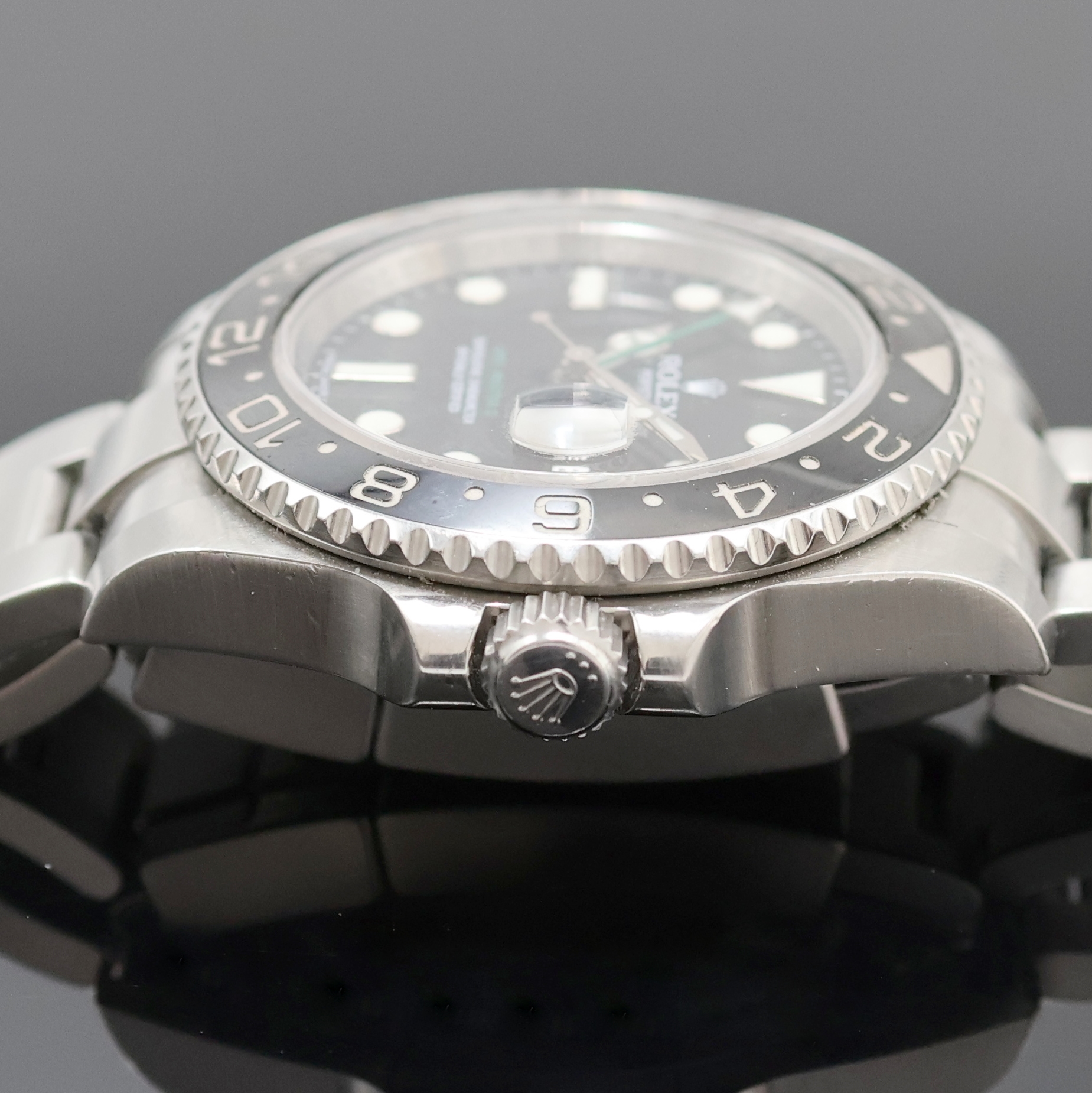 Detail c: ROLEX Herrenarmbanduhr Oyster Perpetual Date GMT-Master II Referenz 116710, Schweiz um 2007, Automatik, M-Serie, Chronometer der Superlative in ...