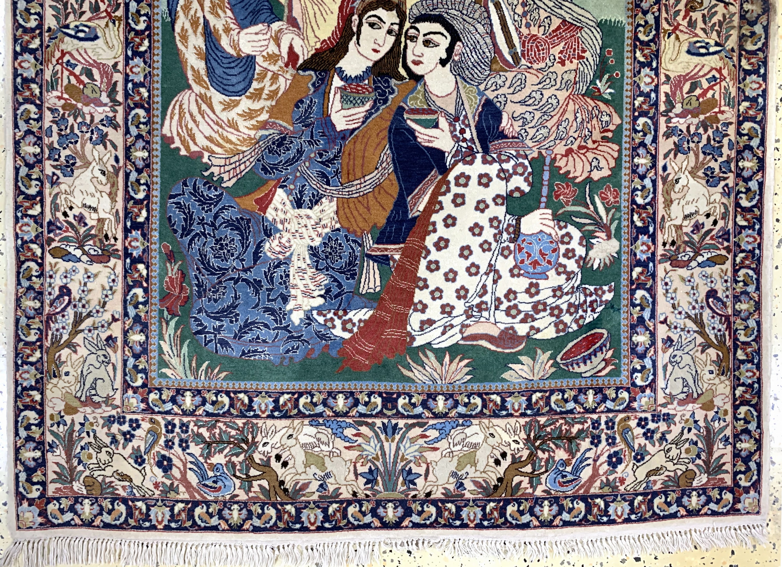 Detail c: Esfahan fein, Persien, Mitte 20.Jhd, Korkwolle mit und auf Seide, ca. 170 x 107 cm,minimale Mottenfraß am Rand, EHZ: 2(reinigungsbedürftig)