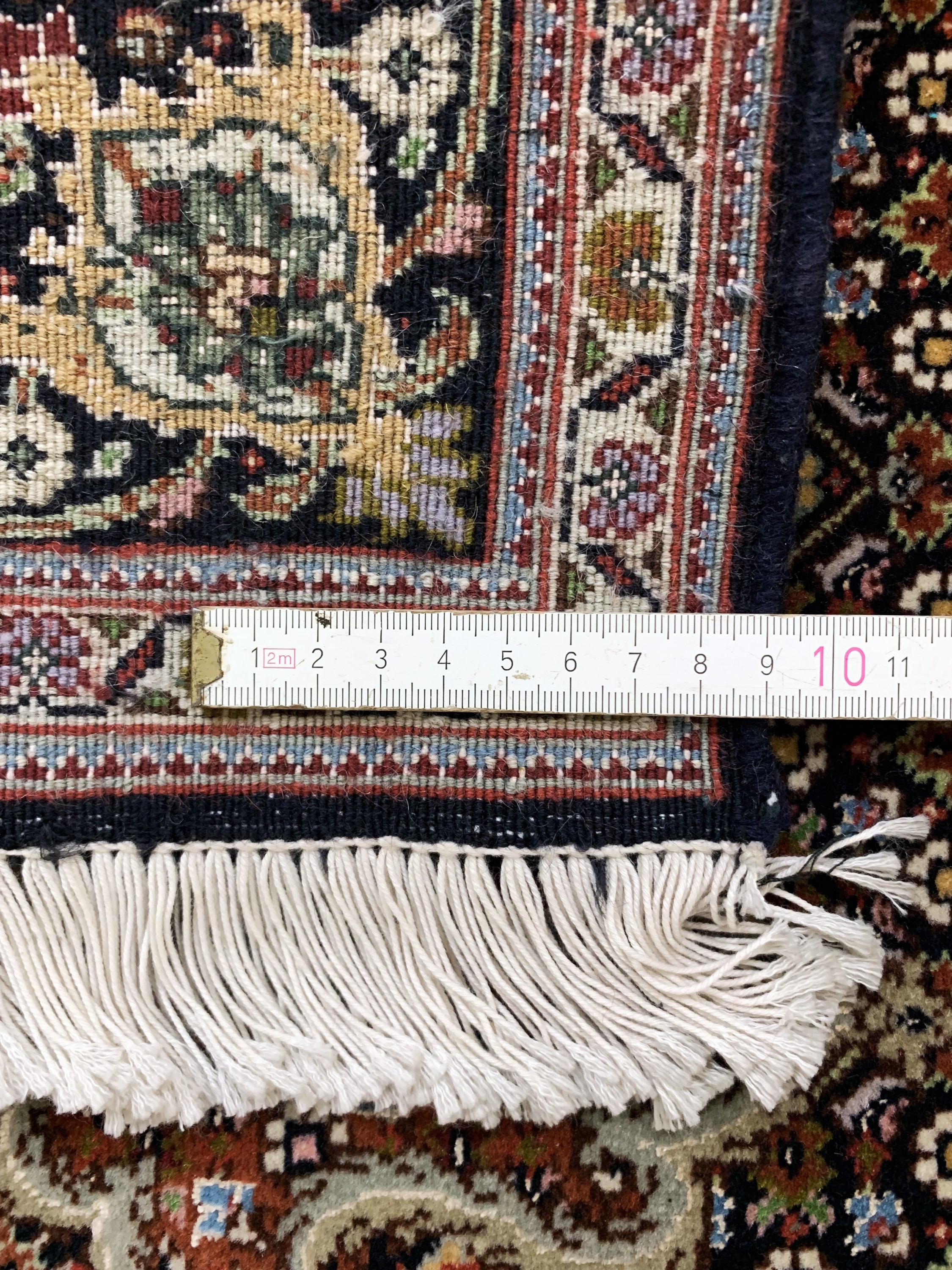 Detail e: Täbriz fein(50 Raj), Persien, Ende 20.Jhd, Korkwolle mit Seide, ca. 150 x 104 cm, ca. 500.000 Kn/qm, EHZ: 1-2