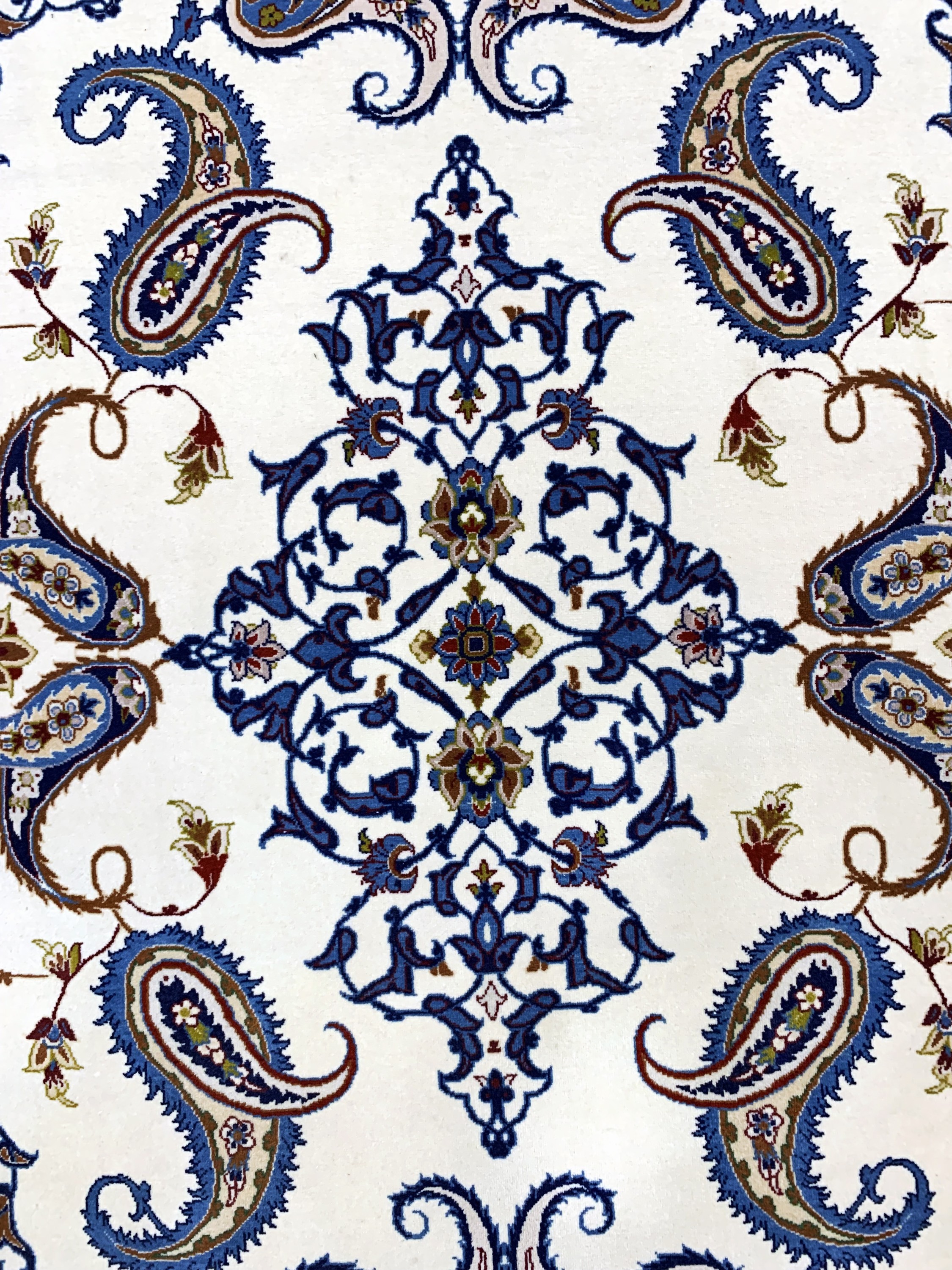 Detail b: Esfahan fein, Persien, Mitte 20.Jhd, Korkwolle auf Seide, ca. 116 x 77 cm, ca. 1,0 Mio. Kn/qm, EHZ: 1-2