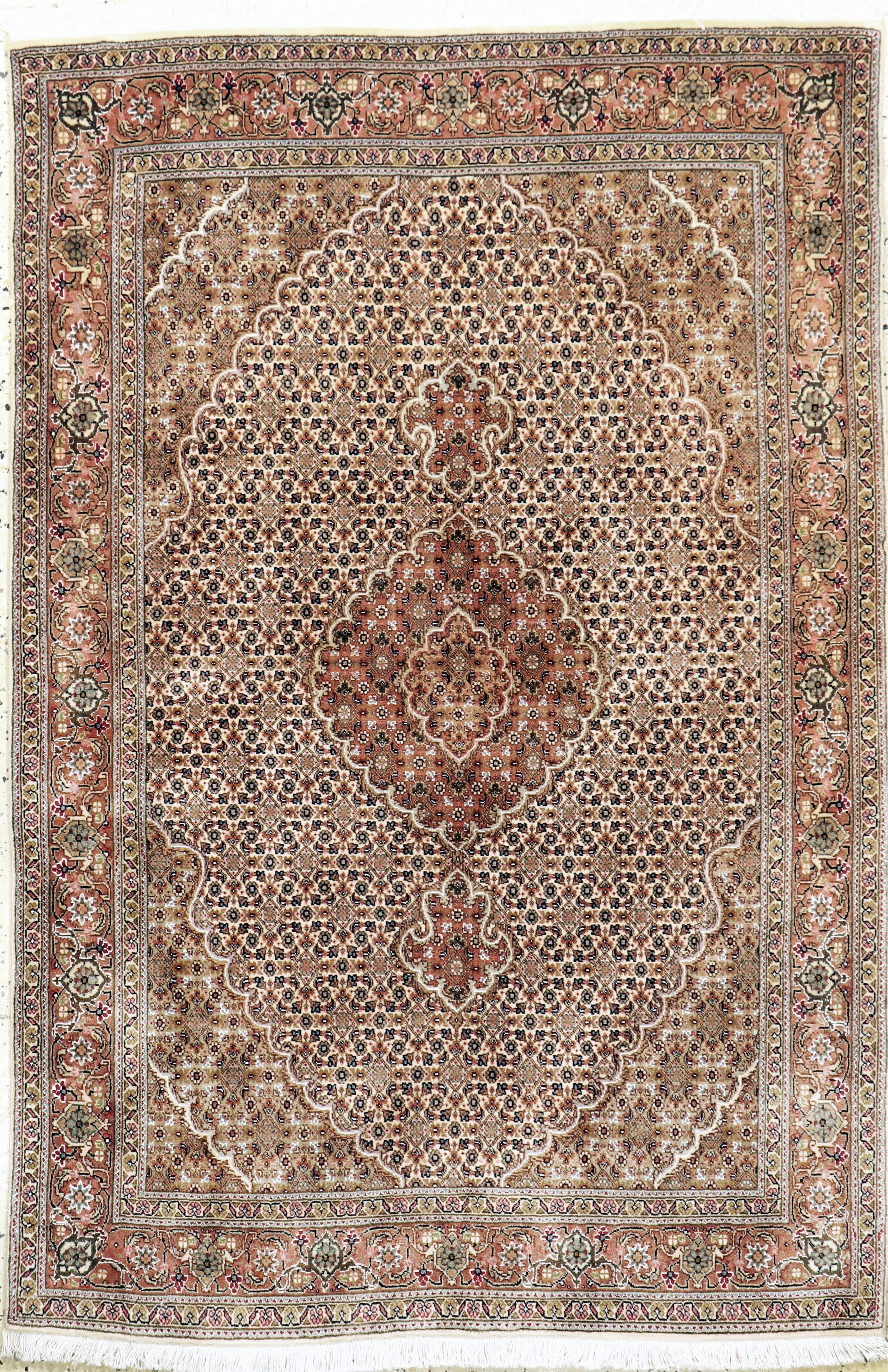 Täbriz fein(50 Raj), Persien, Ende 20.Jhd, Korkwolle mit Seide, ca. 150 x 102 cm, ca. 500.000 Kn/qm, EHZ: 1-2
