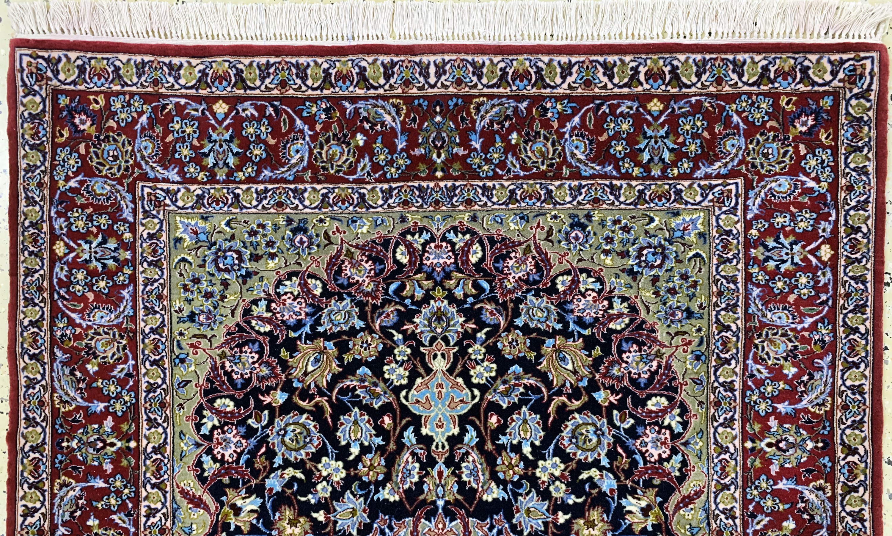 Detail a: Esfahan fein, Persien, Mitte 20.Jhd, Korkwolle auf Seide, ca. 163 x 110 cm, ca. 1,0Mio. Kn/qm, EHZ: 1-2