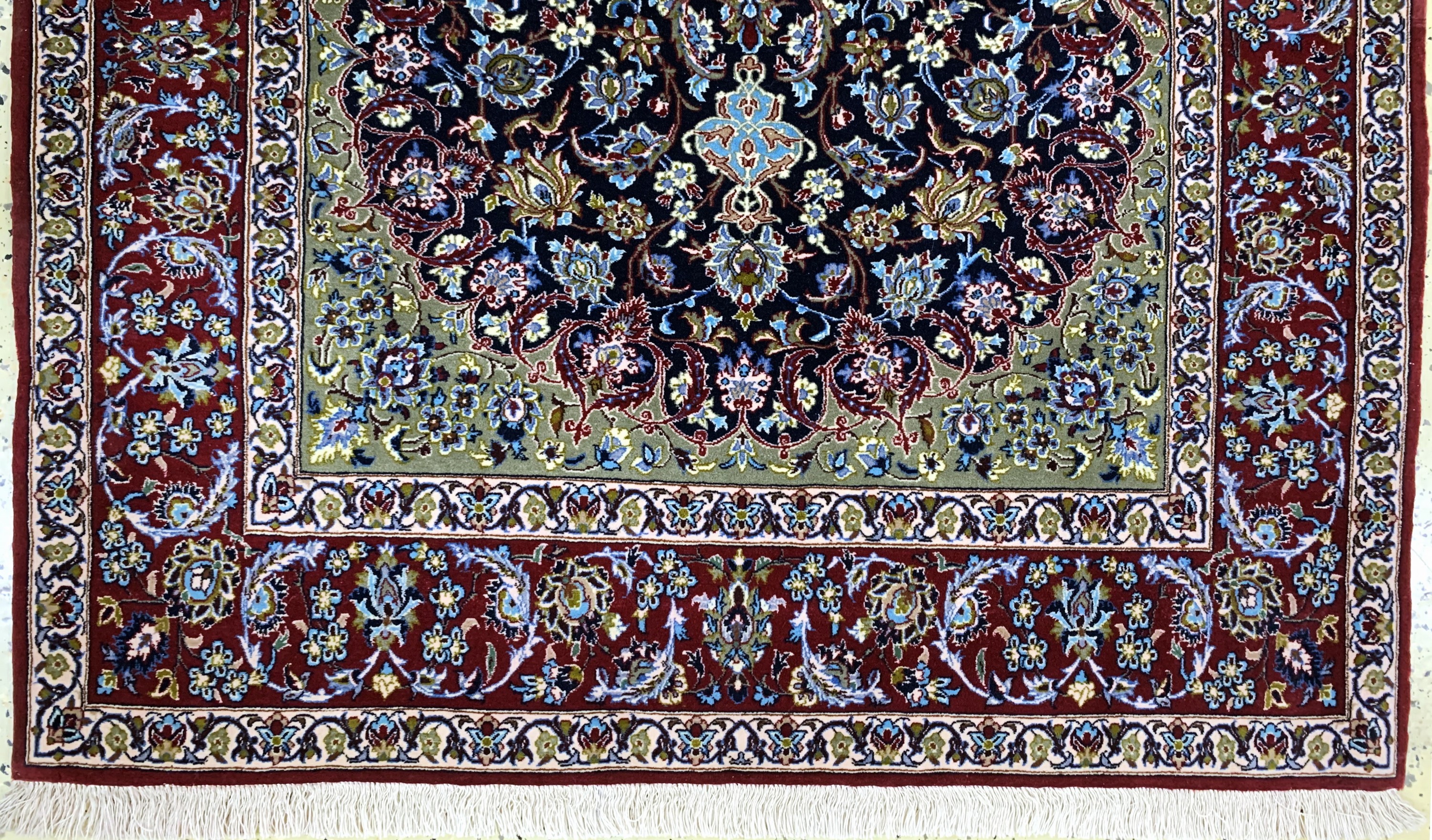 Detail c: Esfahan fein, Persien, Mitte 20.Jhd, Korkwolle auf Seide, ca. 163 x 110 cm, ca. 1,0Mio. Kn/qm, EHZ: 1-2