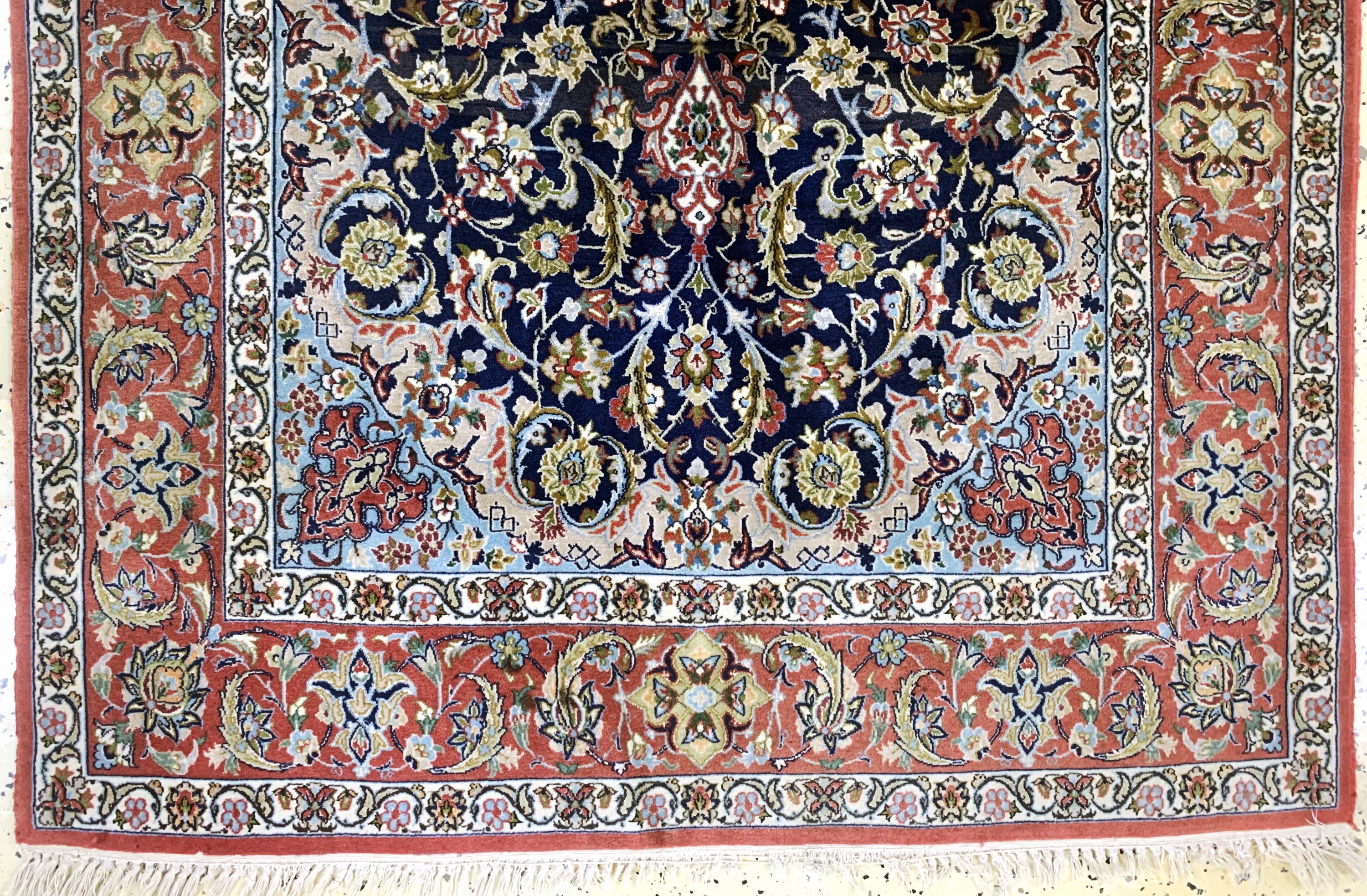 Detail c: Esfahan fein, Persien, Mitte 20.Jhd, Korkwolle mit und auf Seide, ca. 163 x 112 cm,ca. 1,0 Mio. Kn/qm, EHZ: 2