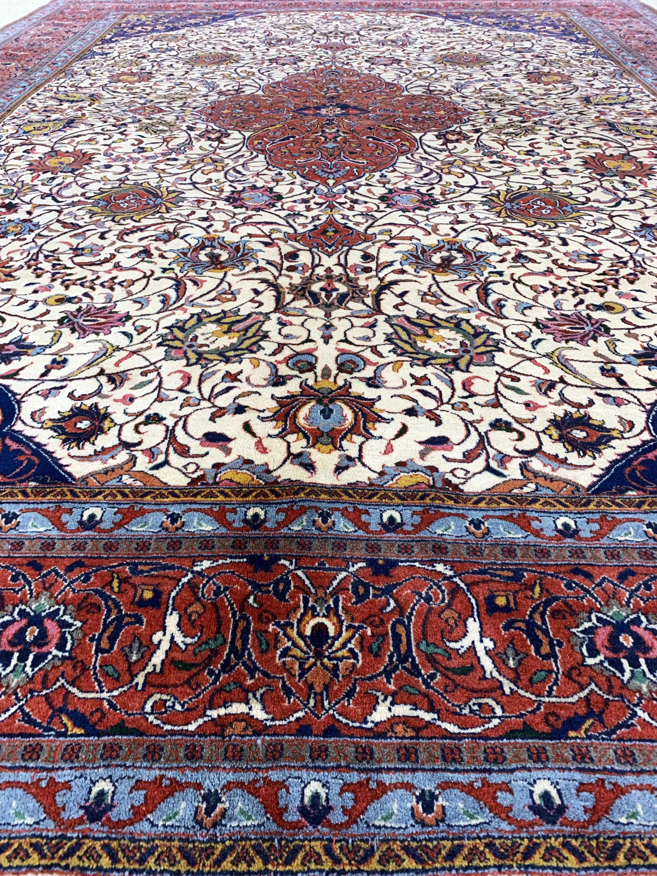 Detail g: Sarogh, Persien, Ende 20.Jhd, Wolle auf Baumwolle, ca. 390 x 300 cm, EHZ: 1-2