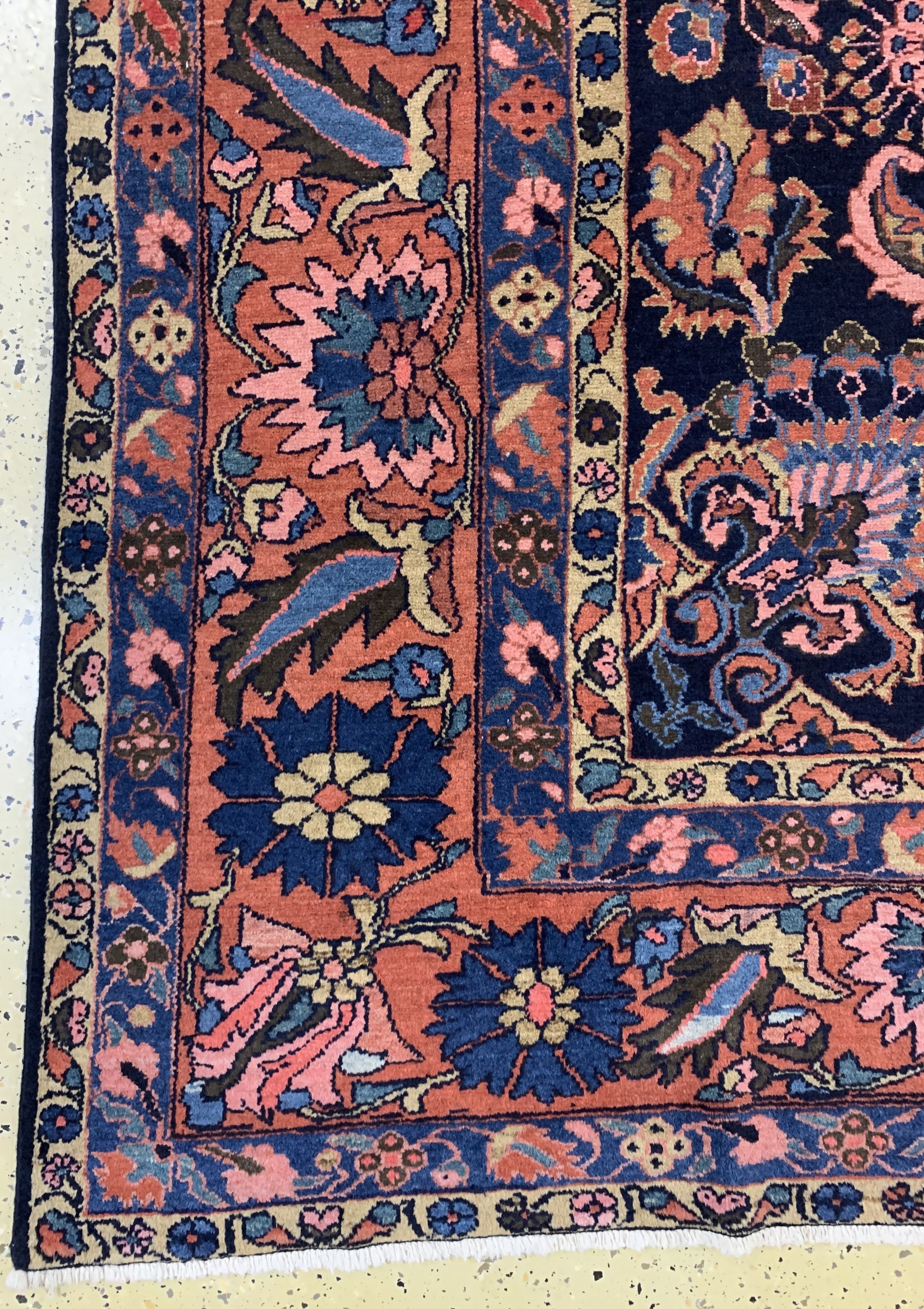 Detail b: Lilian alt, Persien, Anfang 20.Jhd, Wolle auf Baumwolle, ca. 342 x 235 cm, EHZ: 3
