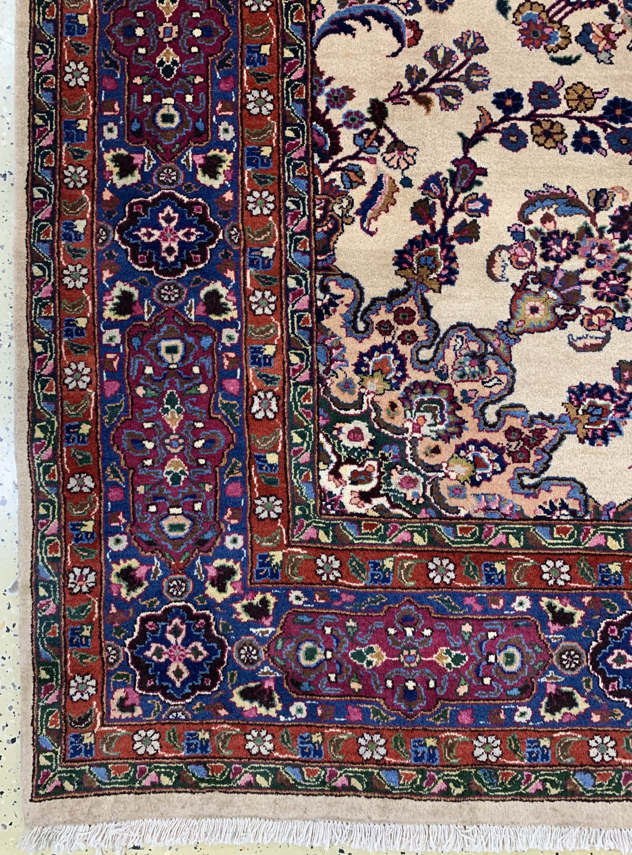 Detail b: Mesched signiert"Tabatabai", Persien, Mitte20.Jhd, Wolle auf Baumwolle, ca. 324 x 242 cm,EHZ: 1-2