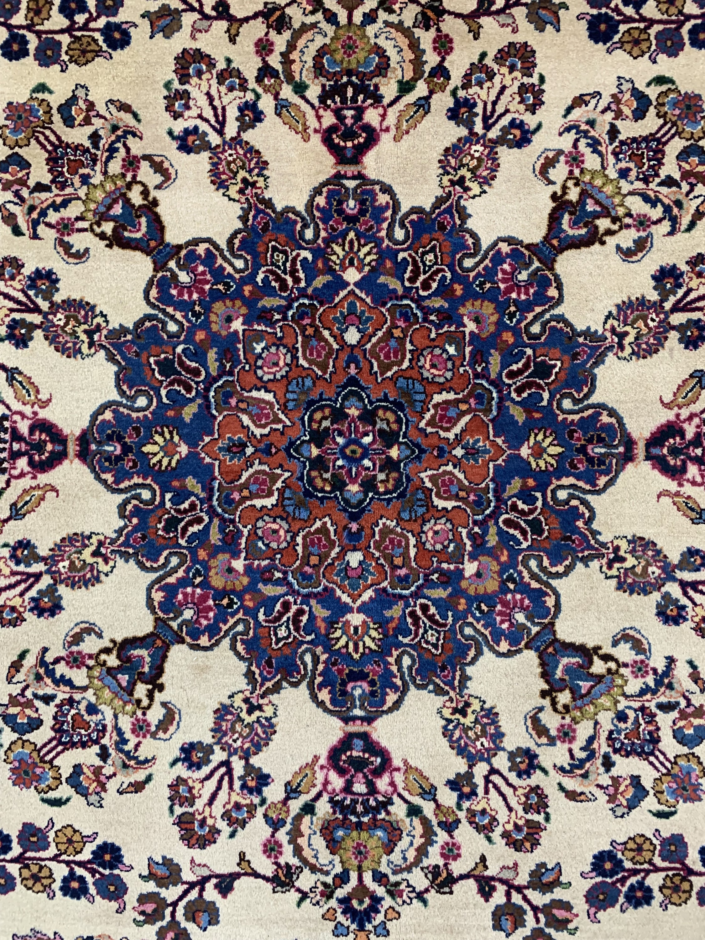 Detail c: Mesched signiert"Tabatabai", Persien, Mitte20.Jhd, Wolle auf Baumwolle, ca. 324 x 242 cm,EHZ: 1-2