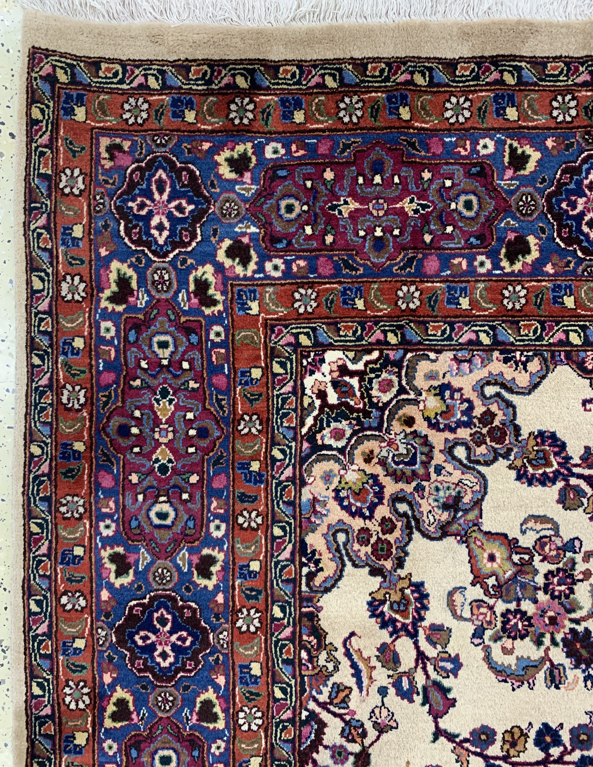 Detail d: Mesched signiert"Tabatabai", Persien, Mitte20.Jhd, Wolle auf Baumwolle, ca. 324 x 242 cm,EHZ: 1-2