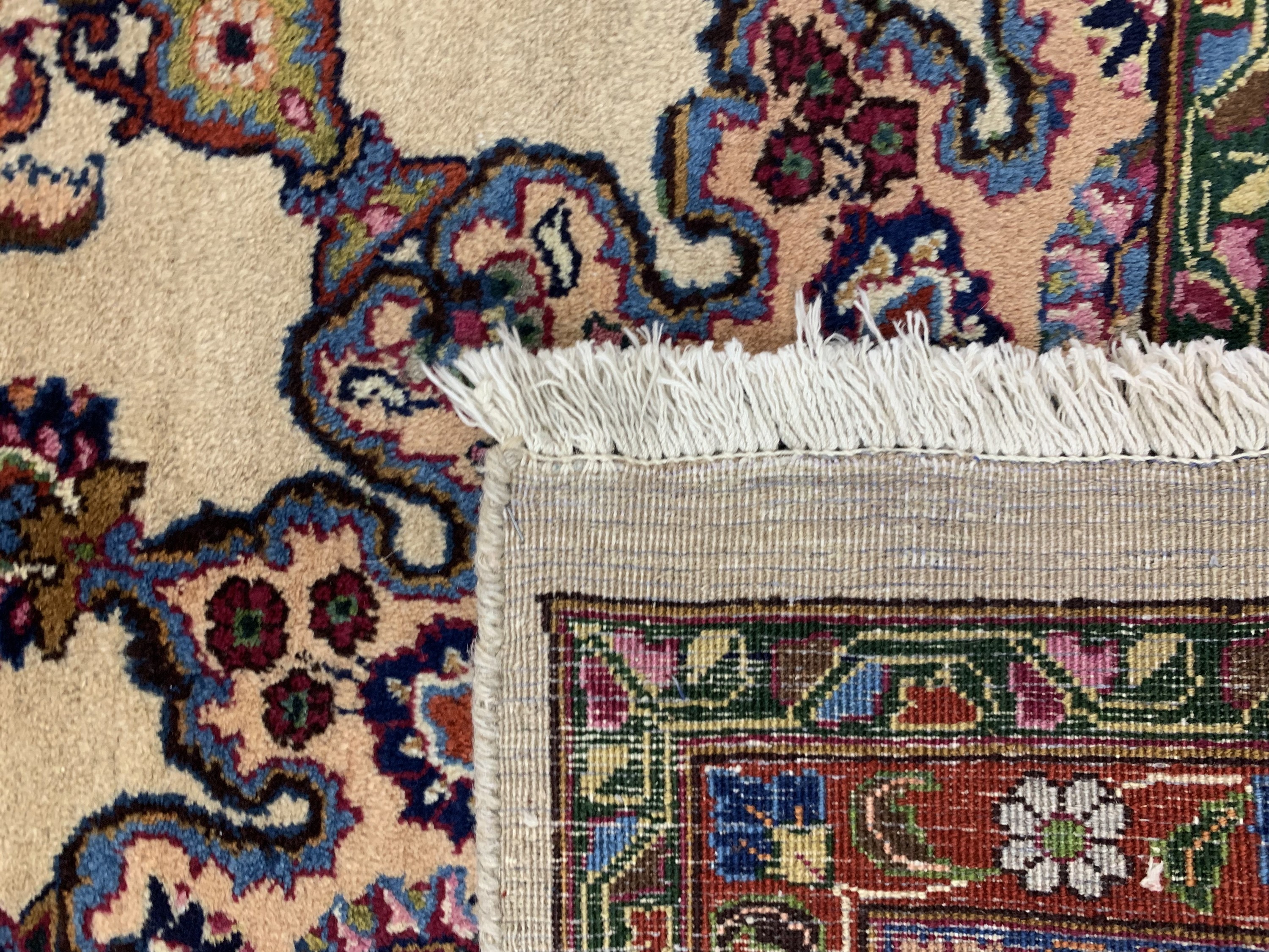 Detail h: Mesched signiert"Tabatabai", Persien, Mitte20.Jhd, Wolle auf Baumwolle, ca. 324 x 242 cm,EHZ: 1-2