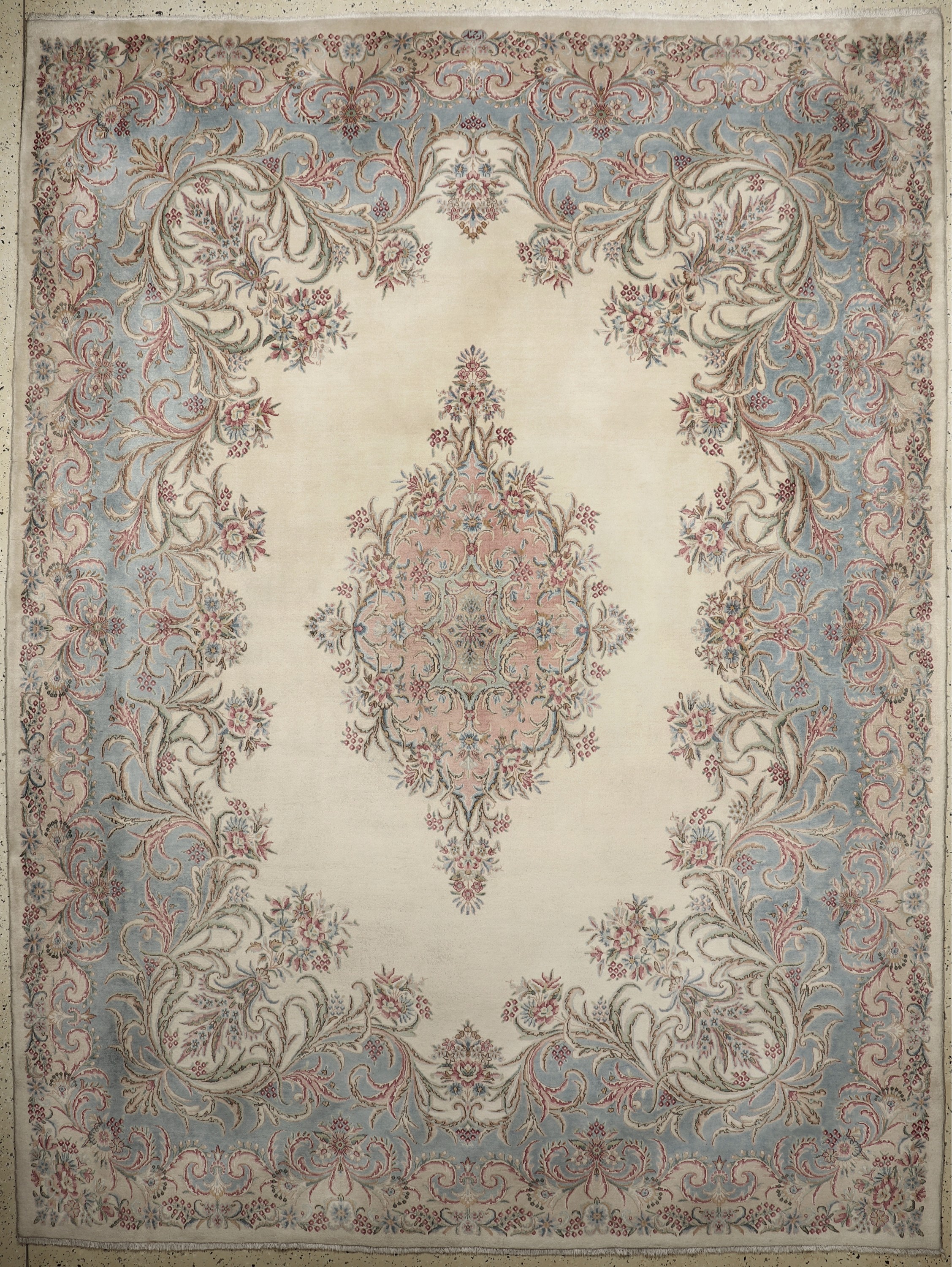 Kerman fein Persien, signiert"Ardjomand", Mitte 20.Jhd, Wolle auf Baumwolle, ca. 366 x 276 cm, EHZ: 2