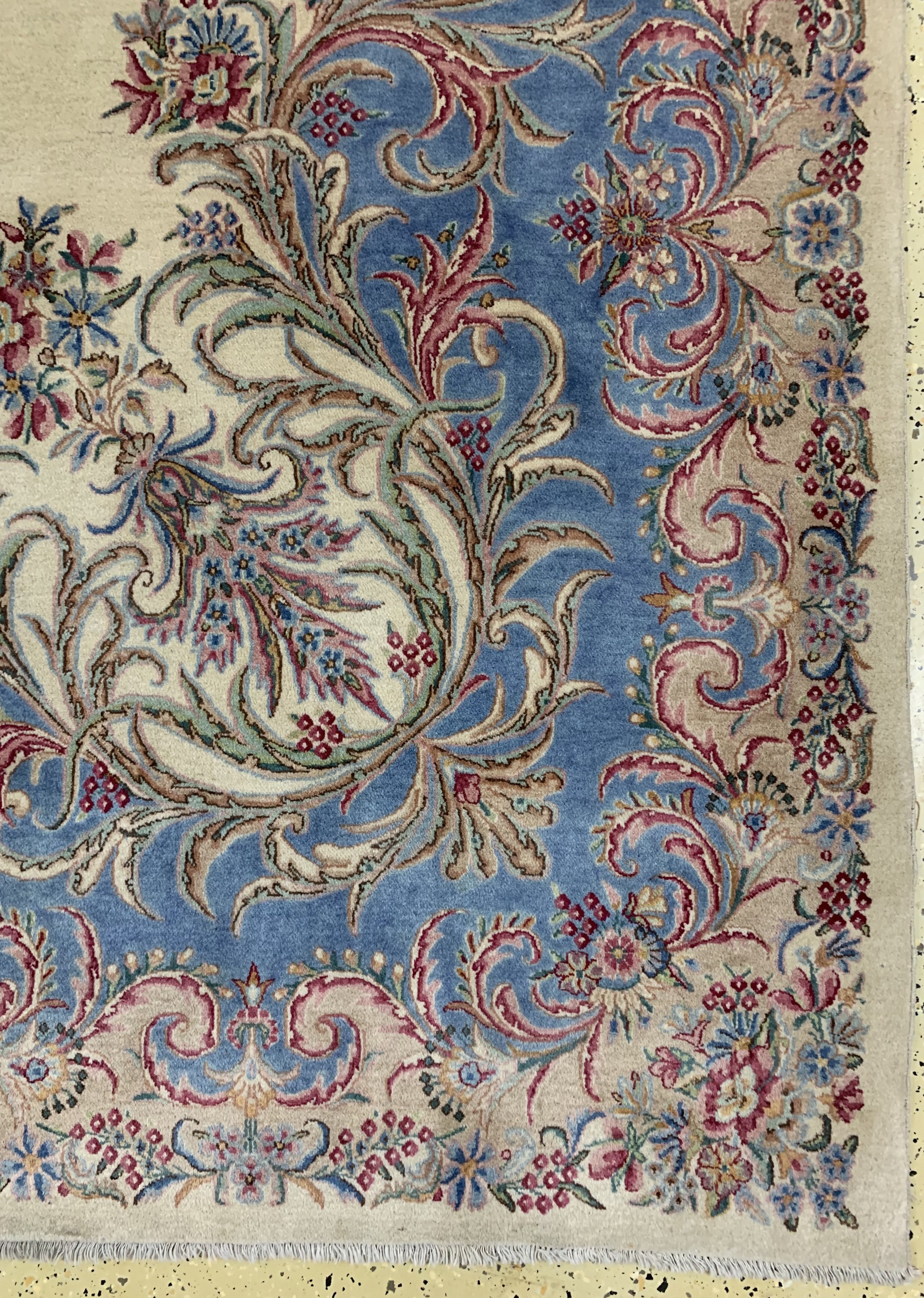 Detail a: Kerman fein Persien, signiert"Ardjomand", Mitte 20.Jhd, Wolle auf Baumwolle, ca. 366 x 276 cm, EHZ: 2