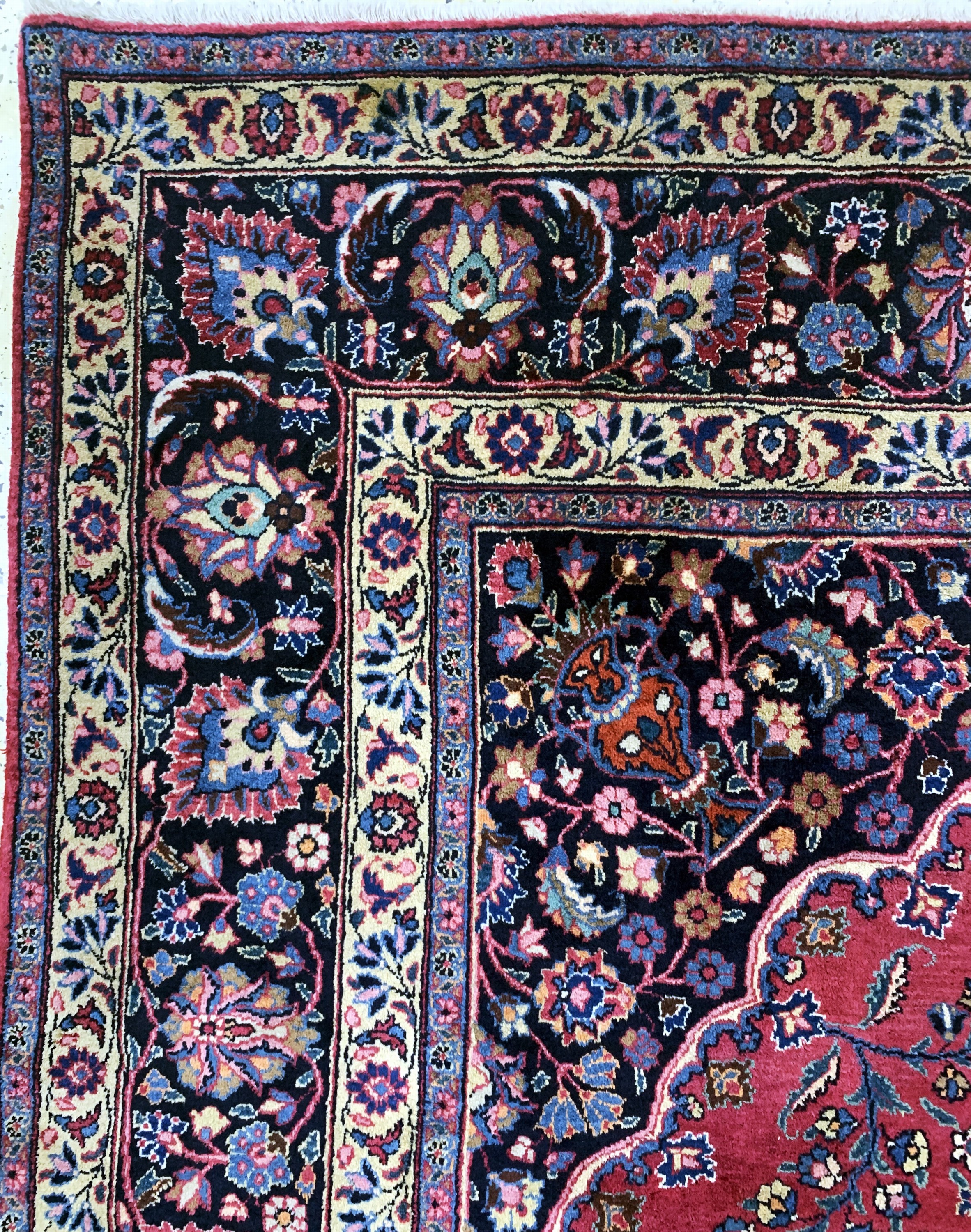 Detail d: Mesched alt, Persien, Mitte 20.Jhd, Wolle auf Baumwolle, ca. 360 x 260 cm, Mottenfraß, EHZ: 2
