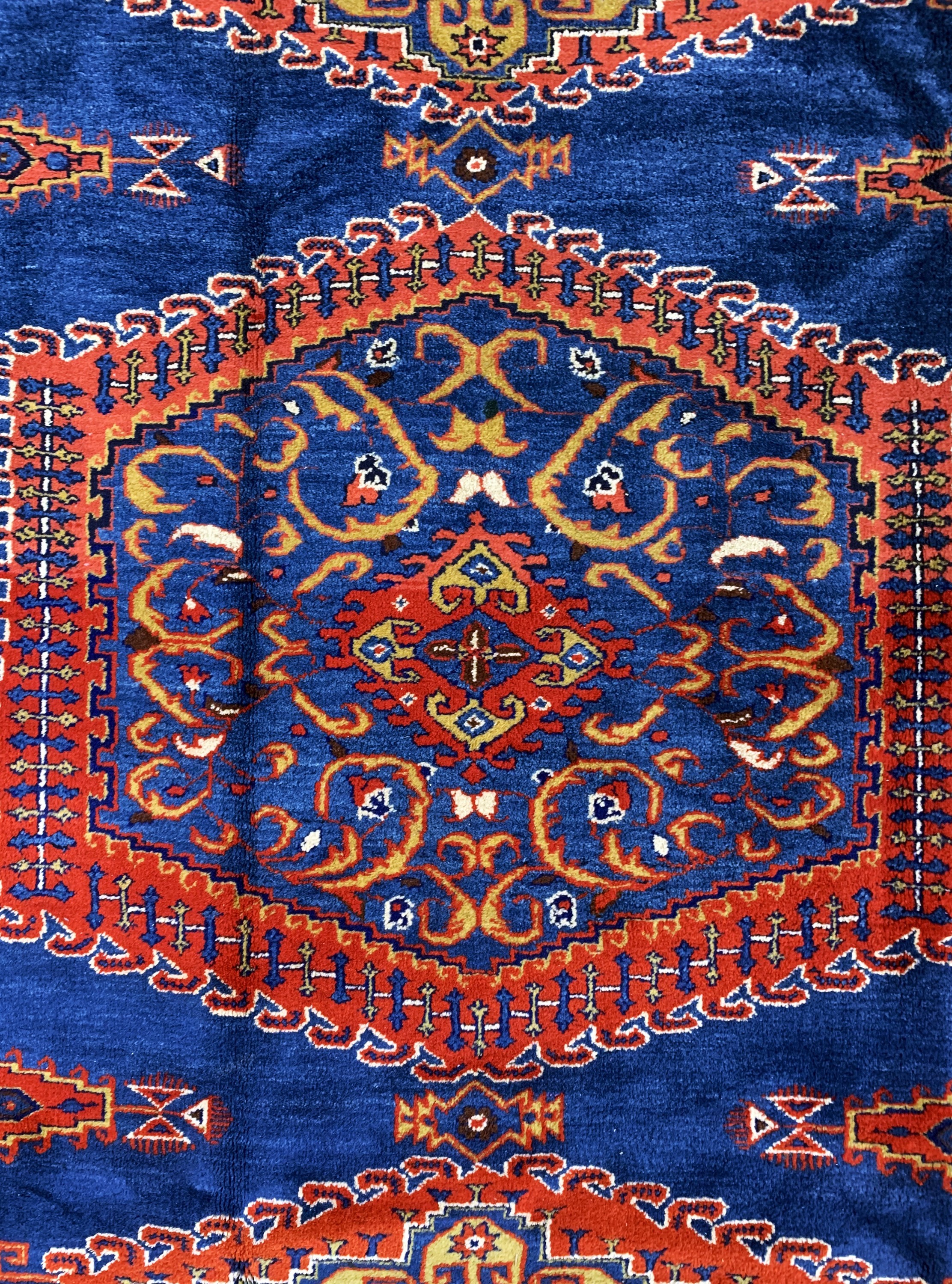 Detail c: Wiss, Persien, Mitte 20.Jhd, Wolle auf Baumwolle, ca. 309 x 250 cm, EHZ: 2