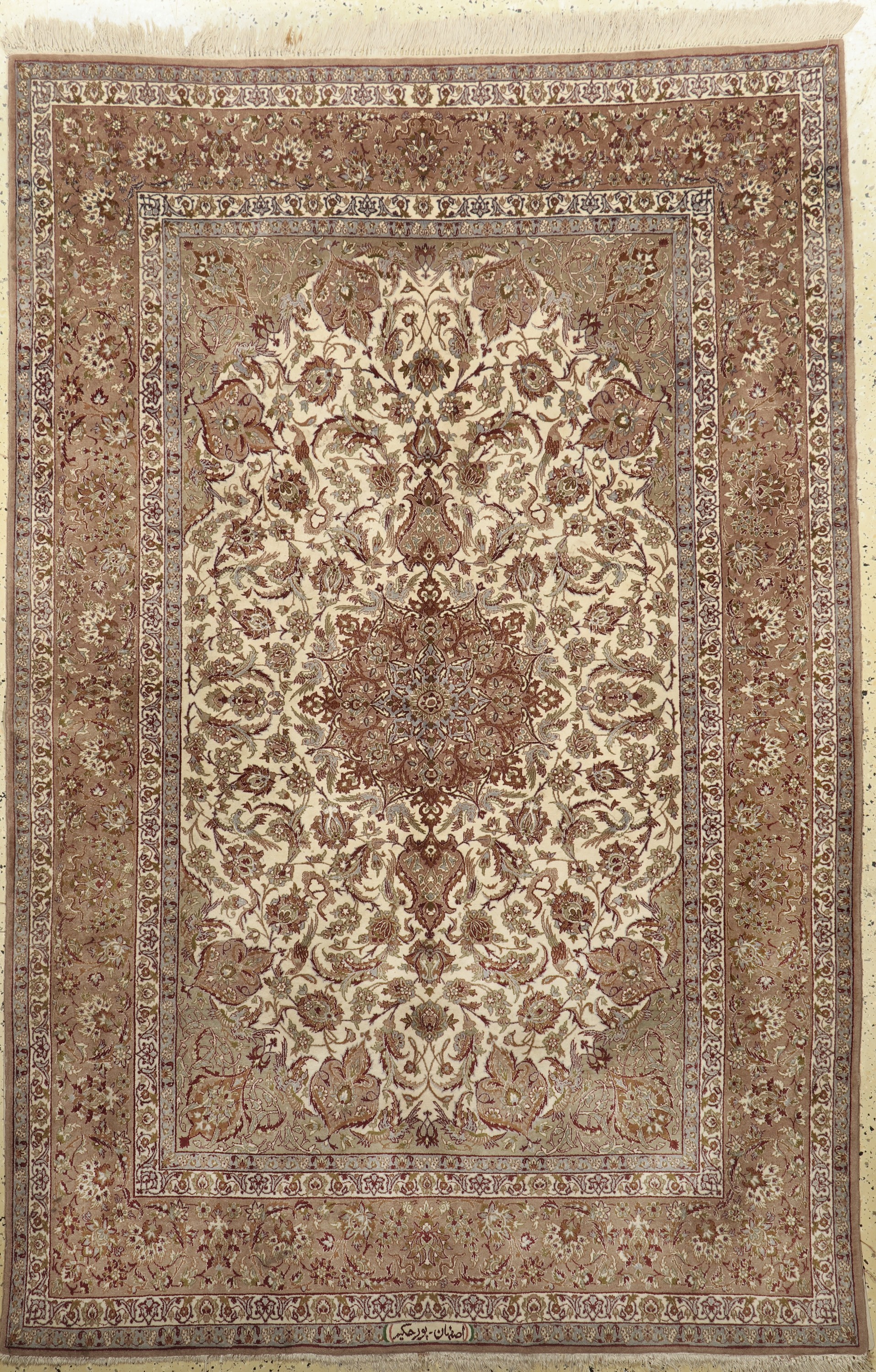 Esfahan fein Persien, signiert"Pour Hakim",Mitte 20.Jhd, Korkwolle mit und auf Seide, ca.240 x 158 cm, Reinigungsbedürftig, EHZ: 2