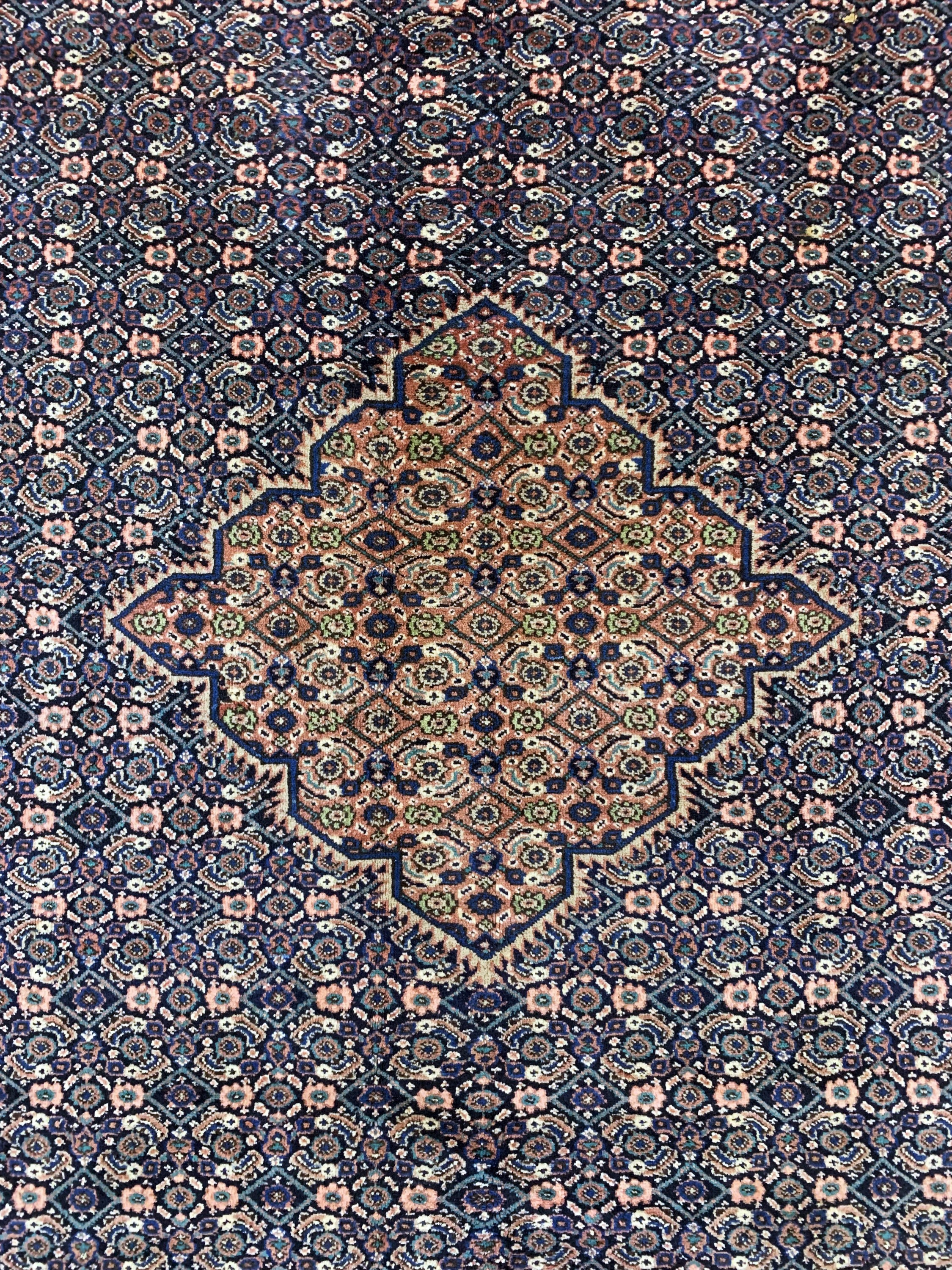 Detail c: Ardebil antik, Persien, um 1900, Wolle auf Baumwolle, ca. 260 x 180 cm, EHZ: 2