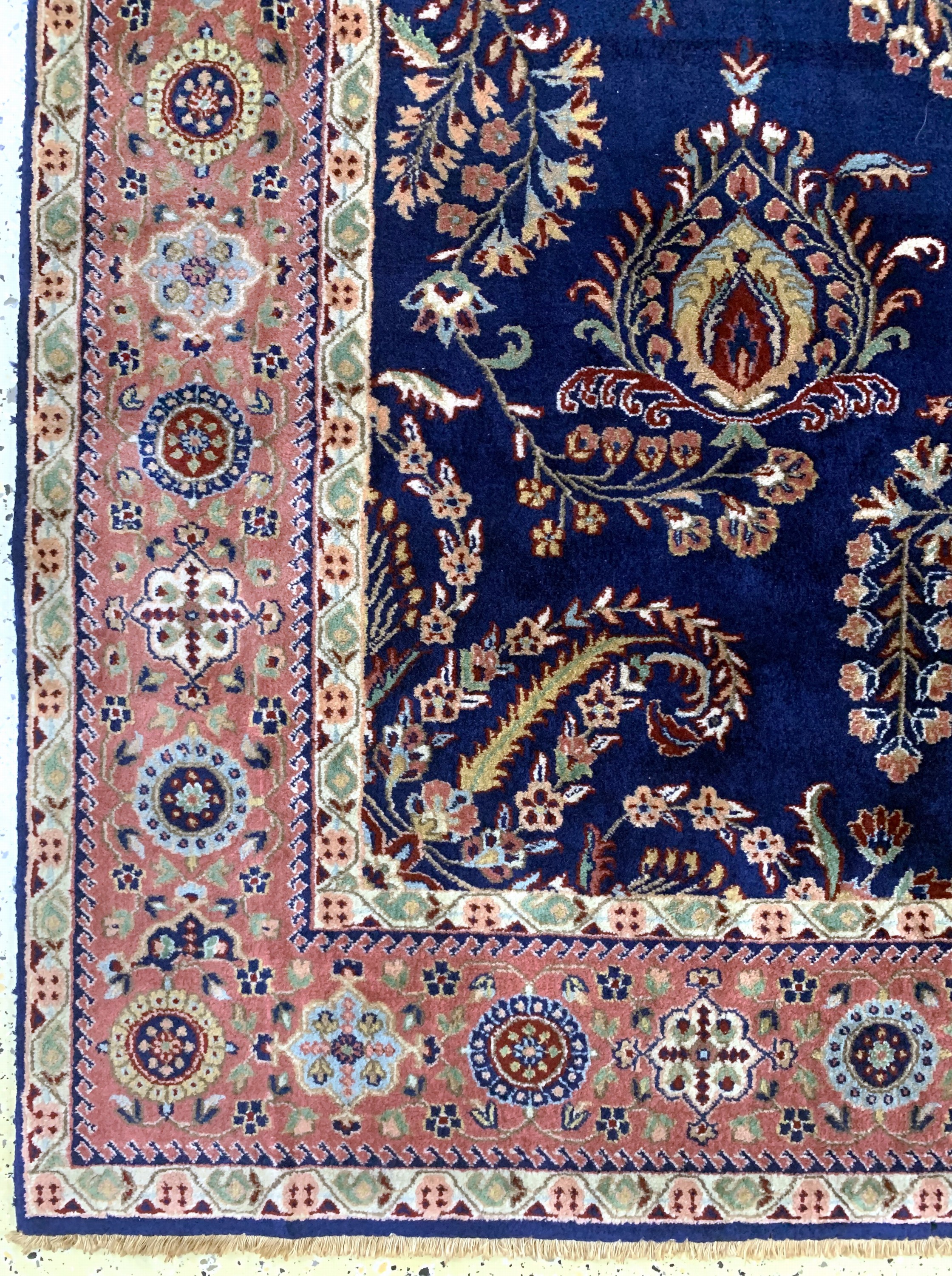 Detail b: Sarogh Mohajeran Kork fein, Indien, Ende 20.Jhd, Korkwolle auf Baumwolle, ca. 243 x 171cm, EHZ: 2