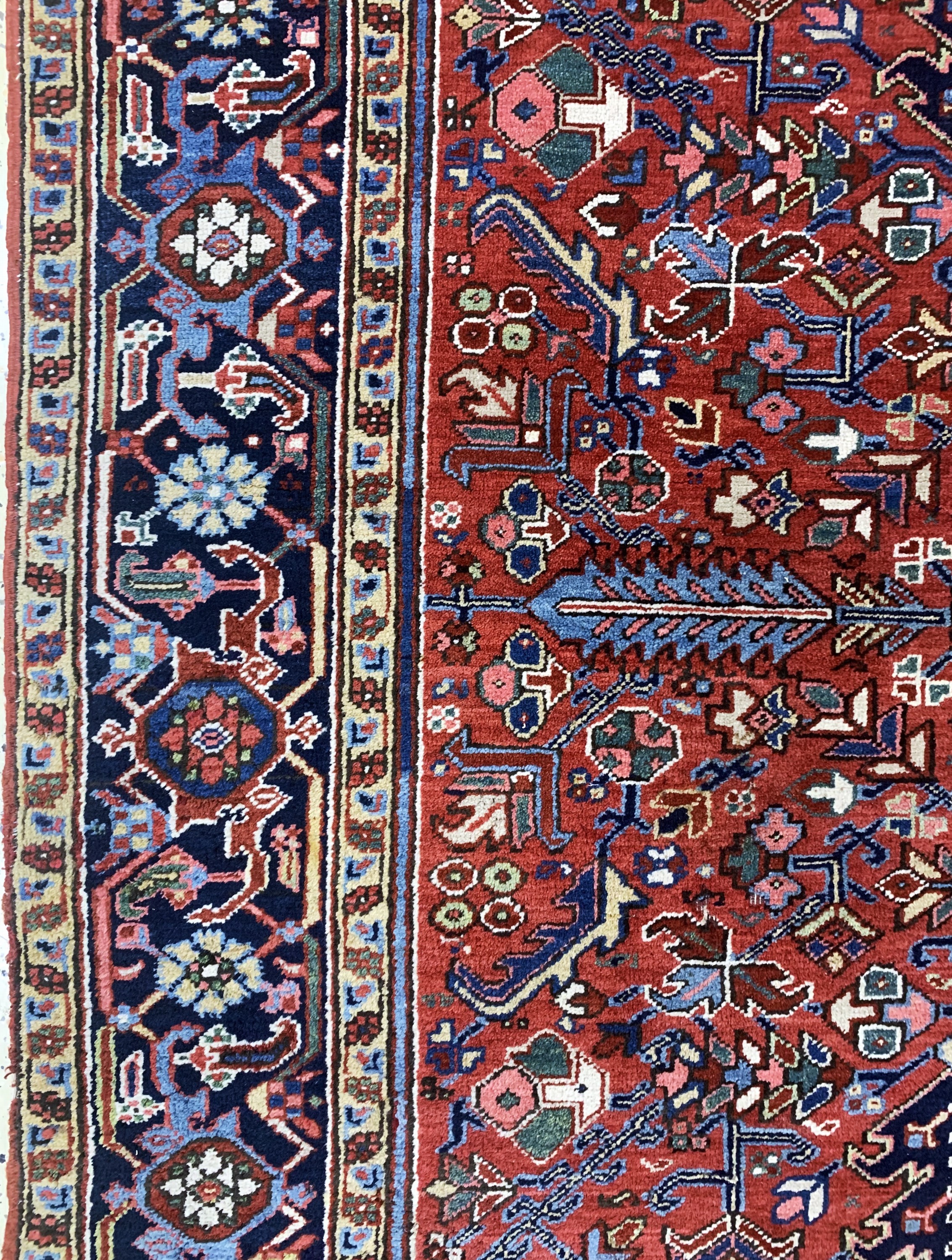 Detail c: Heriz alt, Persien, Anfang 20.Jhd, Wolle auf Baumwolle, ca. 271 x 198 cm, Mottenfraß, EHZ: 3