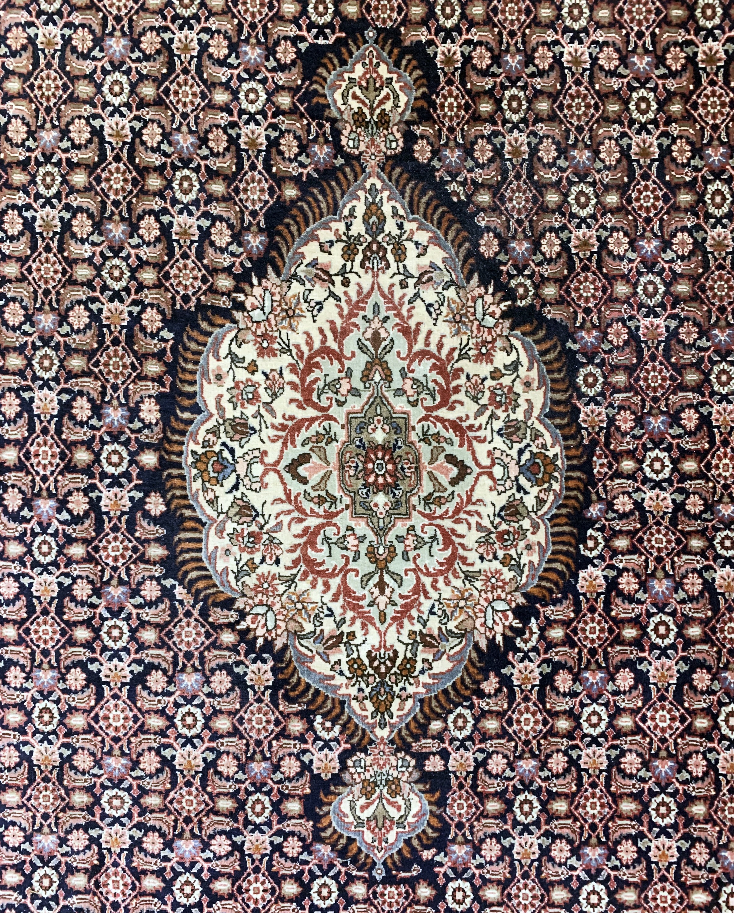 Detail c: Bidjar fein alt, Persien, Anfang 20.Jhd, Wolle auf Baumwolle, ca. 340 x 250 cm, EHZ: 2