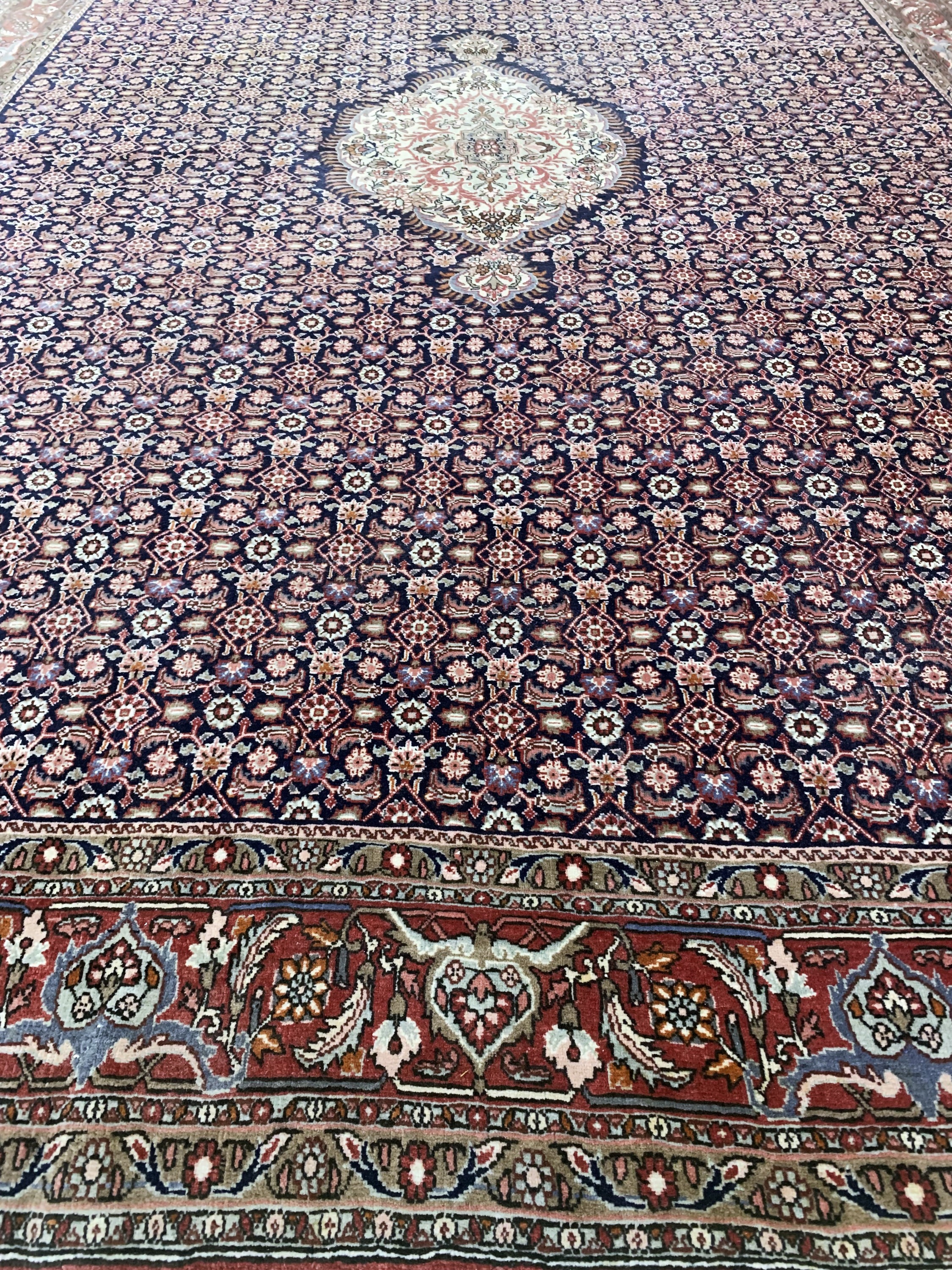 Detail f: Bidjar fein alt, Persien, Anfang 20.Jhd, Wolle auf Baumwolle, ca. 340 x 250 cm, EHZ: 2