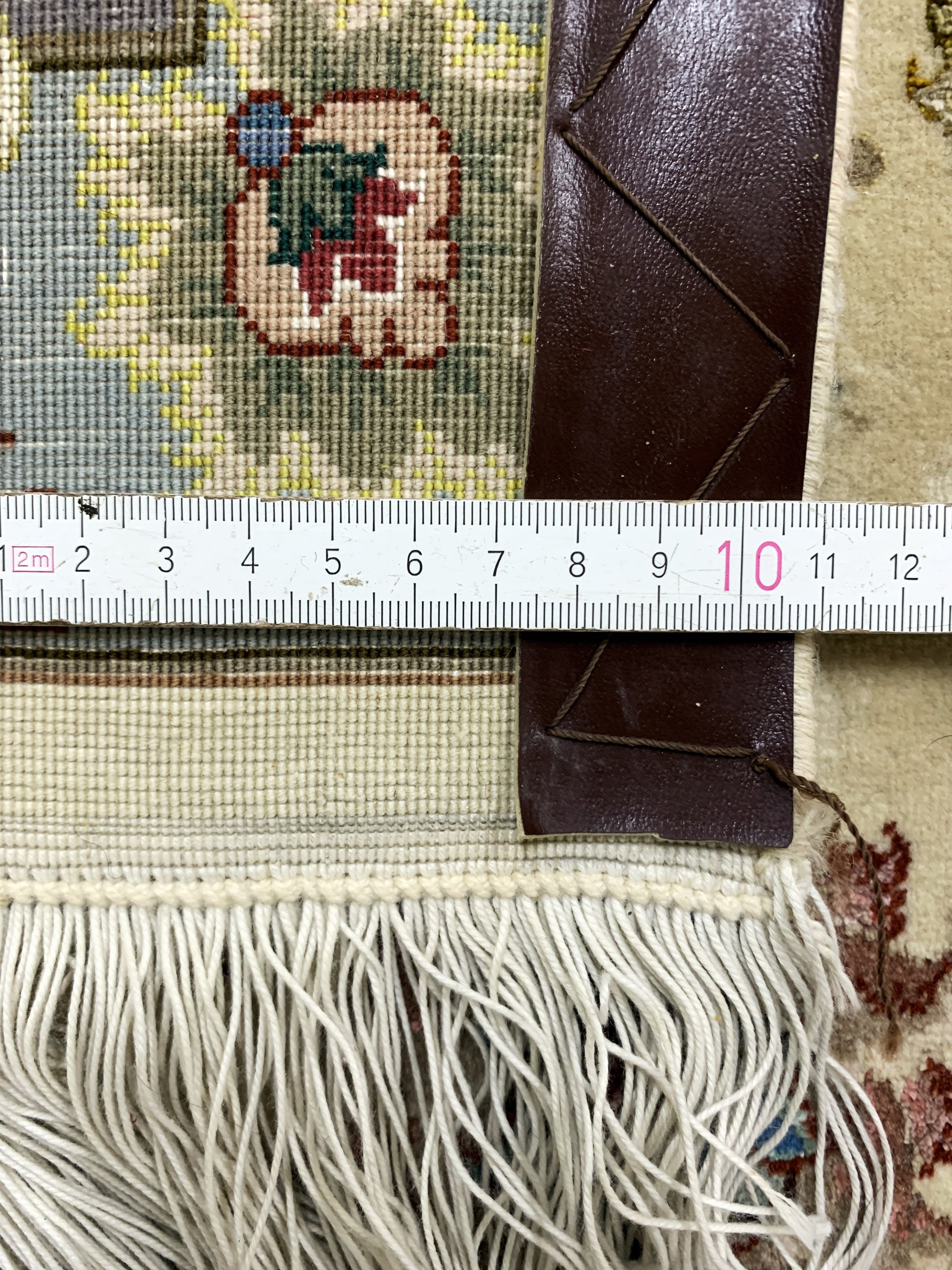 Detail h: Täbriz fein(50 Raj), Persien, Mitte 20.Jhd,Korkwolle mit Seide, ca. 345 x 250 cm, ca. 500.000 Kn/qm, EHZ: 2(fleckig)