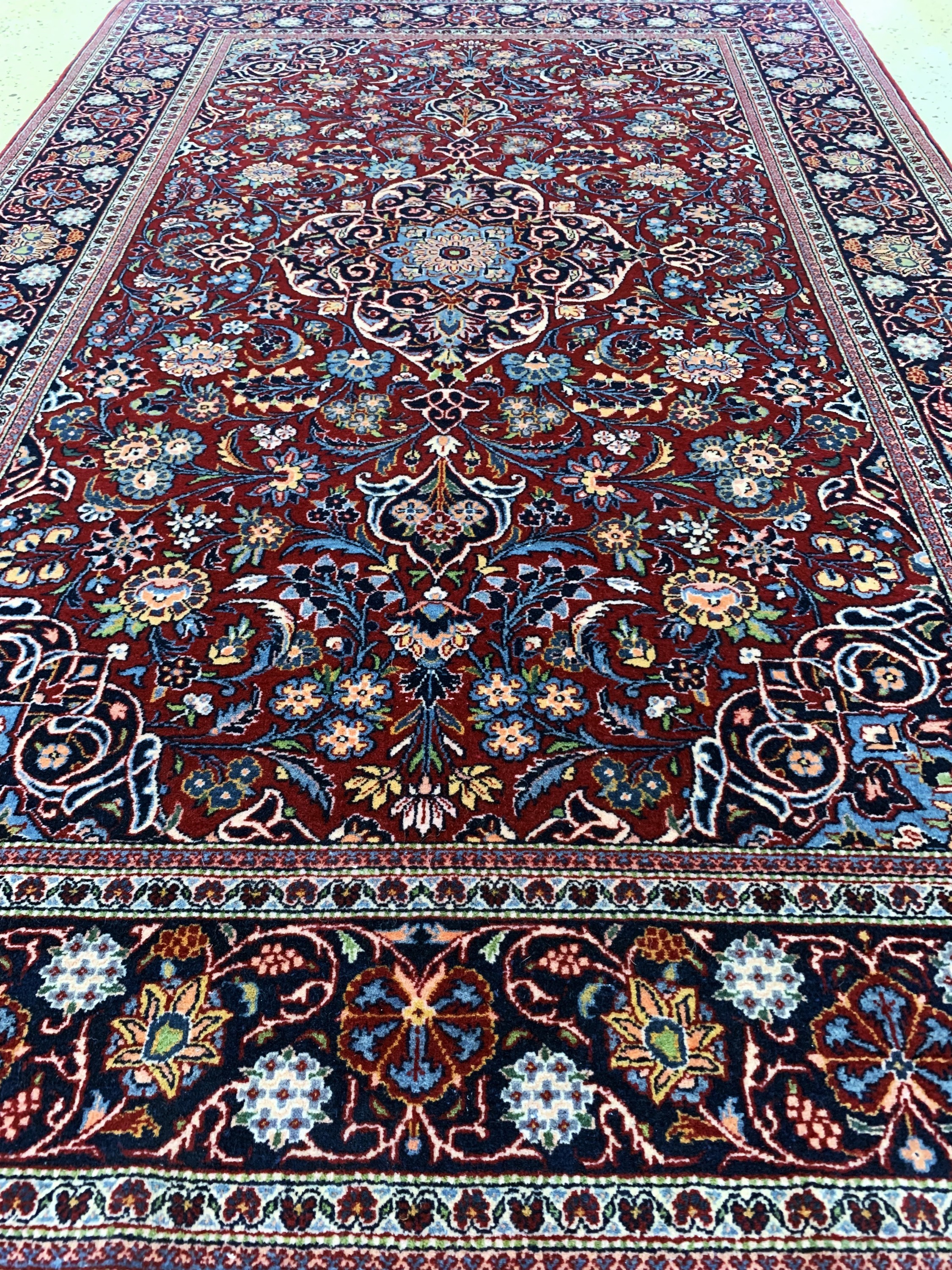 Detail e: Teheran Kork fein, Persien, Anfang 20.Jhd, Korkwolle auf Baumwolle, ca. 200 x 133 cm, EHZ: 1-2, (fachkundig gereinigt)