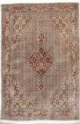 Image Tabriz fine (50 Raj), Persia, late 20th century, corkwool with silk, approx. 150 x 102cm, ...