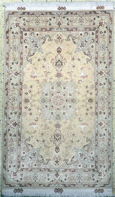 Image Tabriz fine (50 Raj), Persia, late 20th century, corkwool with and on silk, approx. 160 x ...