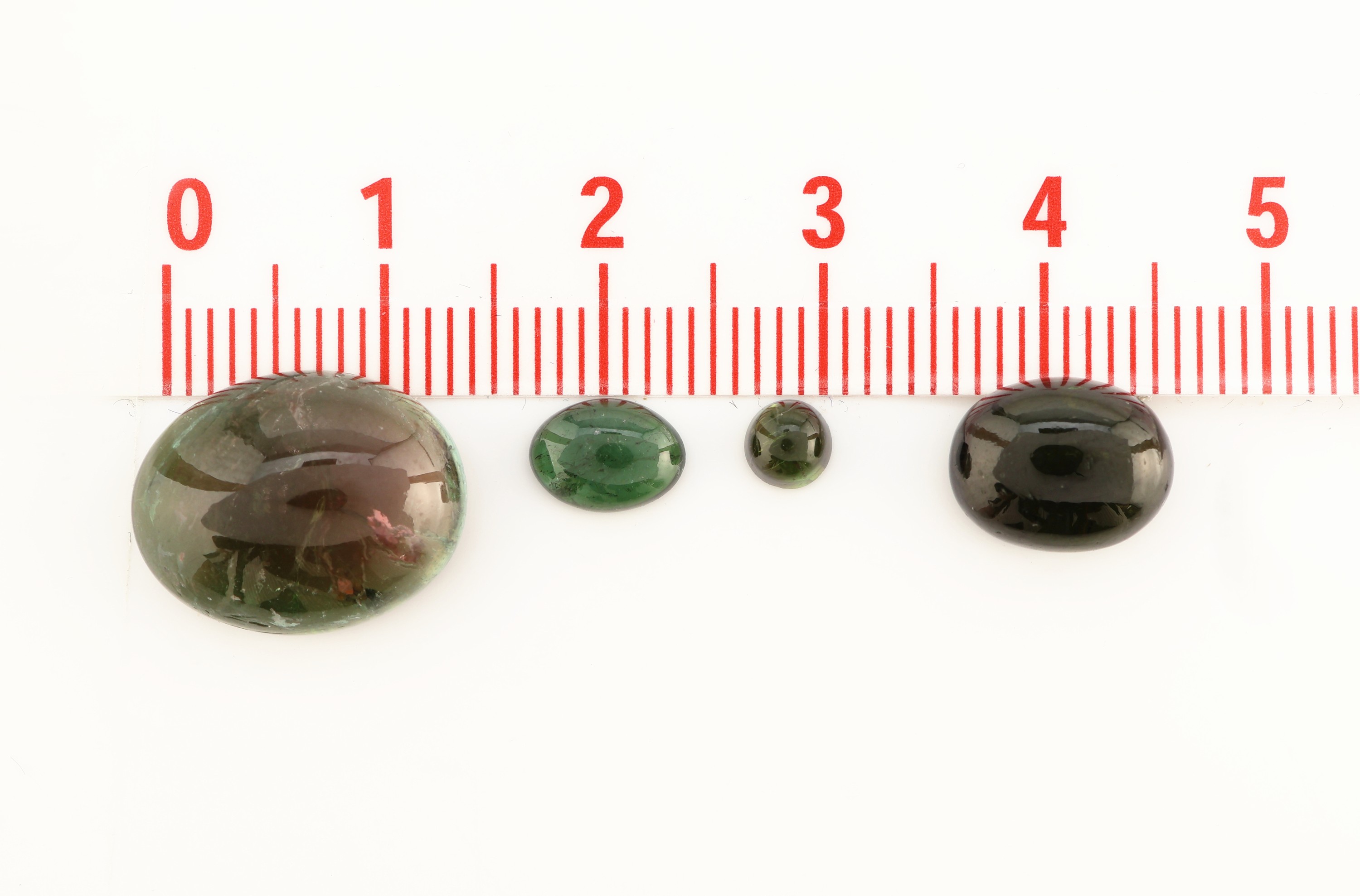 Detail a: Lot lose Turmaline, zus. ca. 101.68 ct, Cabochons in versch. Größen und Farbnuancen