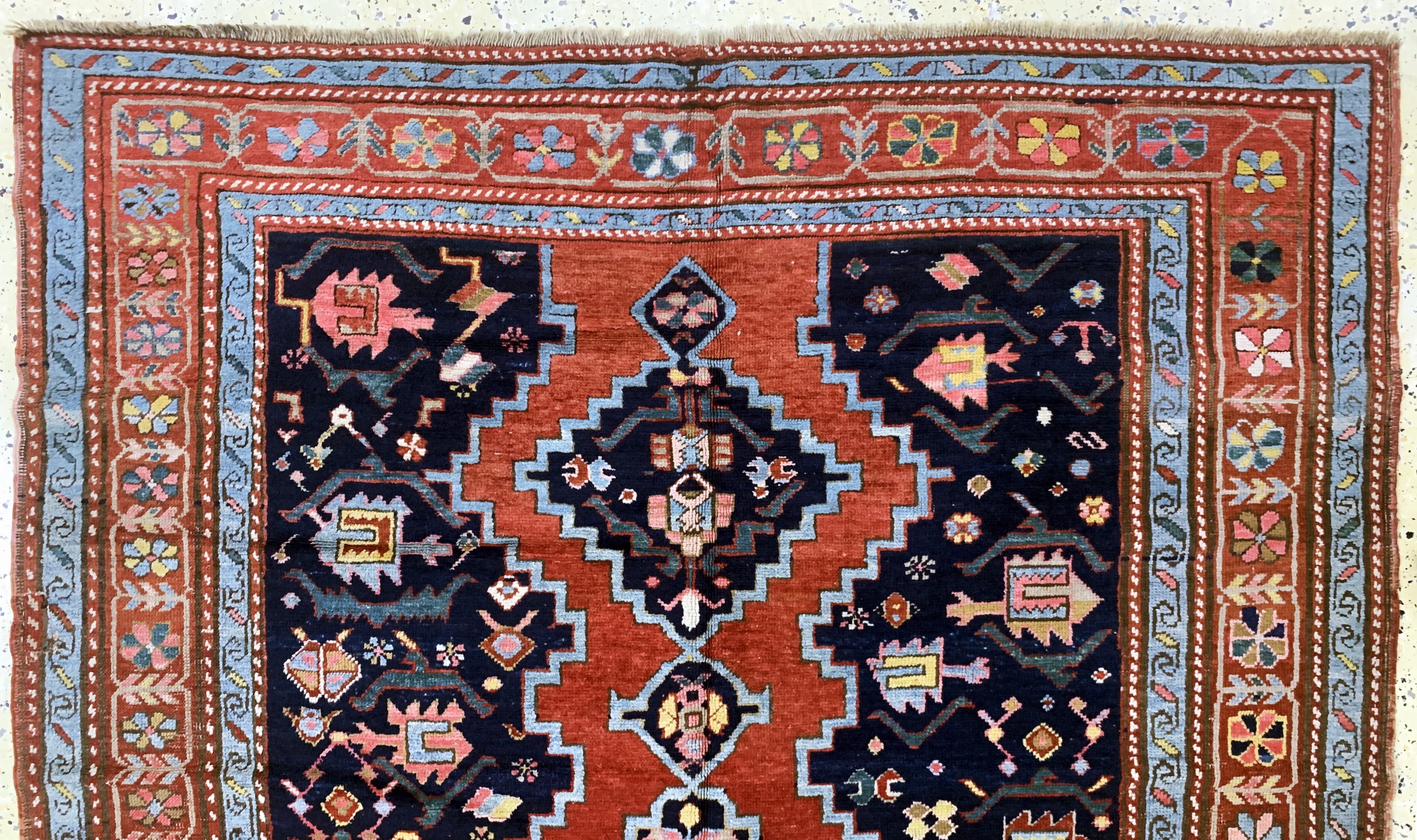 Detail g: Karabagh antik, Kaukasus, 19.Jhd, Wolle aufWolle, ca. 400 x 170 cm, EHZ: 3(restauriert).