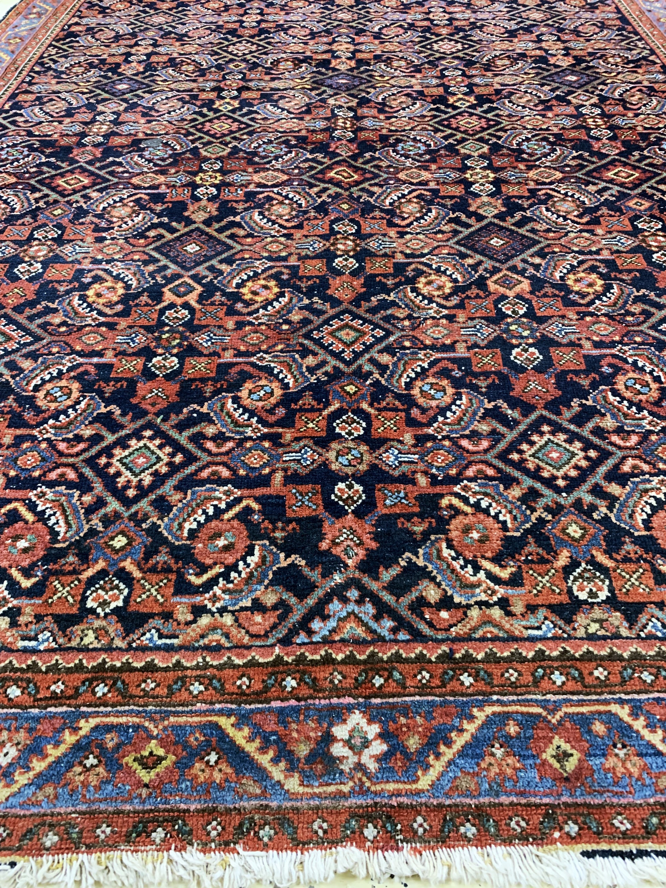 Detail e: Hamadan alt, Persien, Anfang 20.Jhd, Wolle auf Baumwolle, ca. 350 x 170 cm, EHZ: 2-3