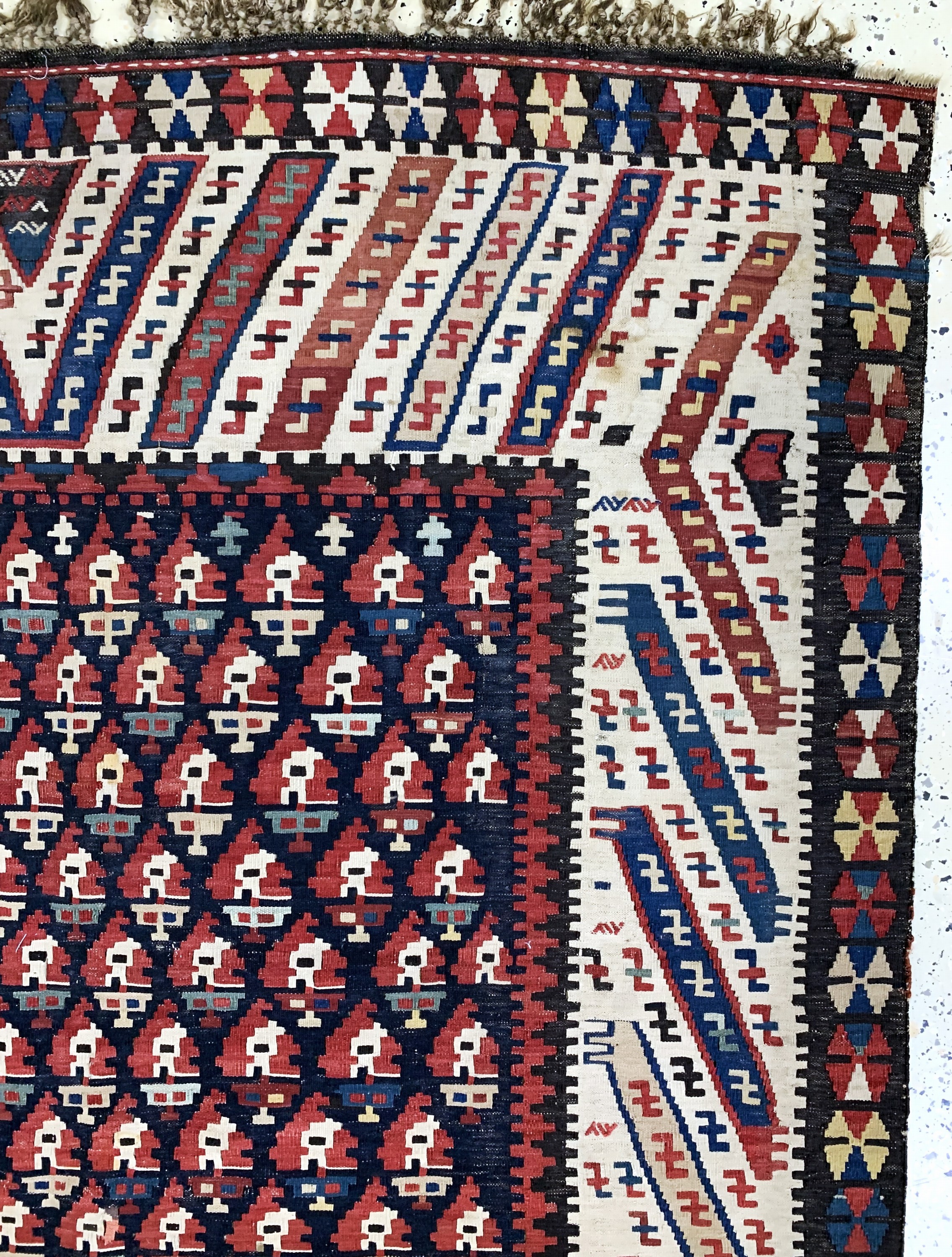 Detail b: Kuba Kelim antik, Kaukasus, 19.Jhd, Wolle auf Wolle, ca. 330 x 160 cm, EHZ: 2-3, (kleinerestaurierungen)