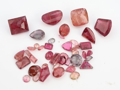 Image Lot lose Turmaline, zus. ca. 180.67 ct, Rubellite in versch. Größen, Formen ...
