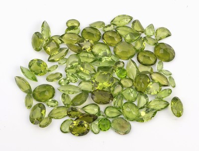 Image Lot lose Peridots, zus. ca. 121.94 ct, facett.in versch. Formen, Größen und ...
