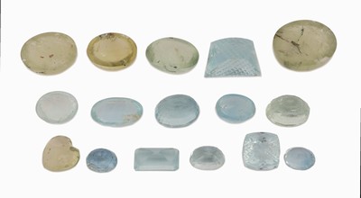 26961464b - Lot lose Berylle, zus. ca. 117.14 ct, versch. Größen, Formen und Farbnuancen, ...