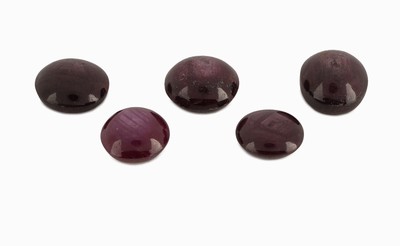 Image Lot 5 loose rubies , total approx. 108.24 ct, star rubies in different sizes and colour ...