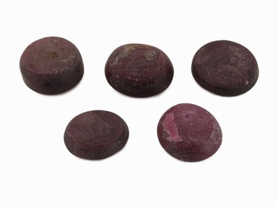 26961485b - Lot 5 lose Rubine, zus. ca. 108.24 ct, Sternrubine in versch. Größen und Farbnuancen ...