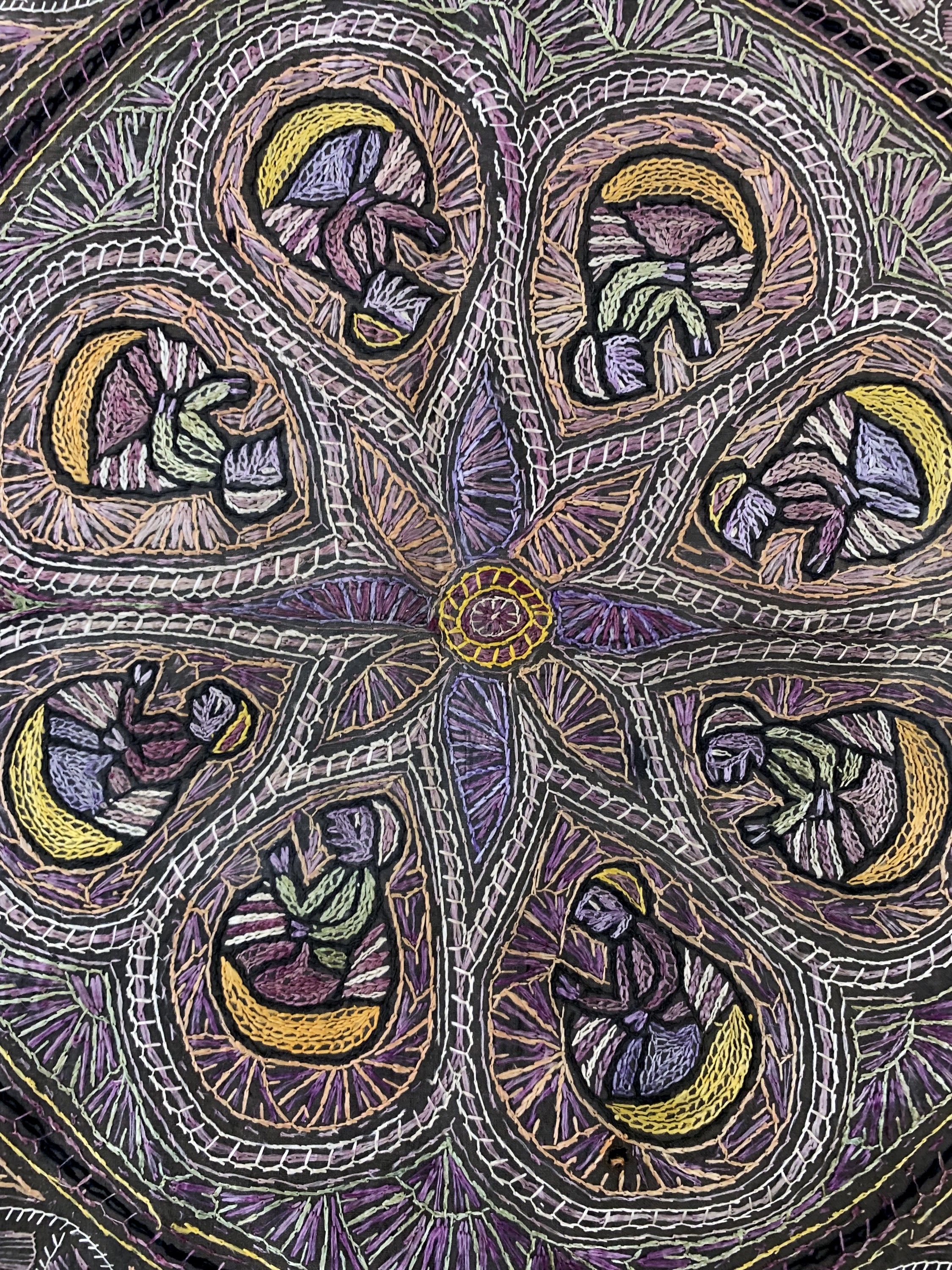 Detail f: Antike Stickerei, Indien, um 1900, aufwendige feine Seidenstickerei, ca. 140 x 140 cm, EHZ: 2