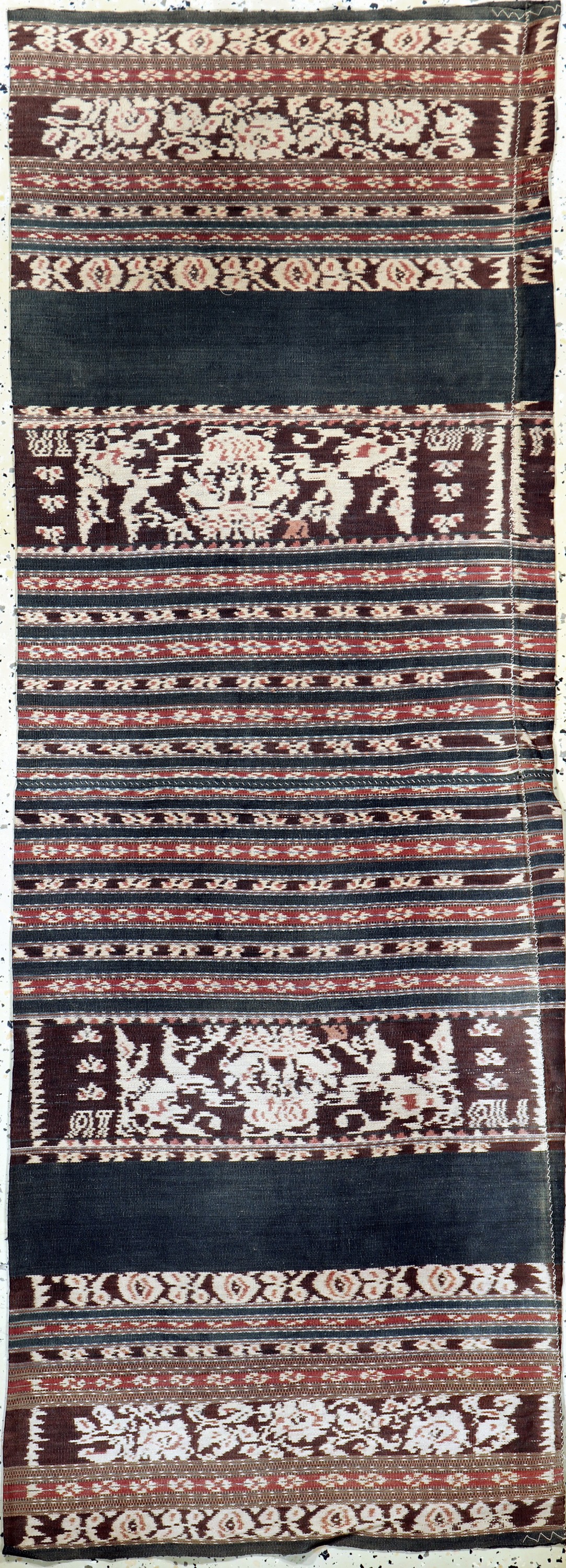 Tubular Kleid(traditionlle Kleidung), Sumba, Indonesien, Mitte 20.Jhd, Baumwolle gewebt, ca. 168 x 60 cm, EHZ: 2