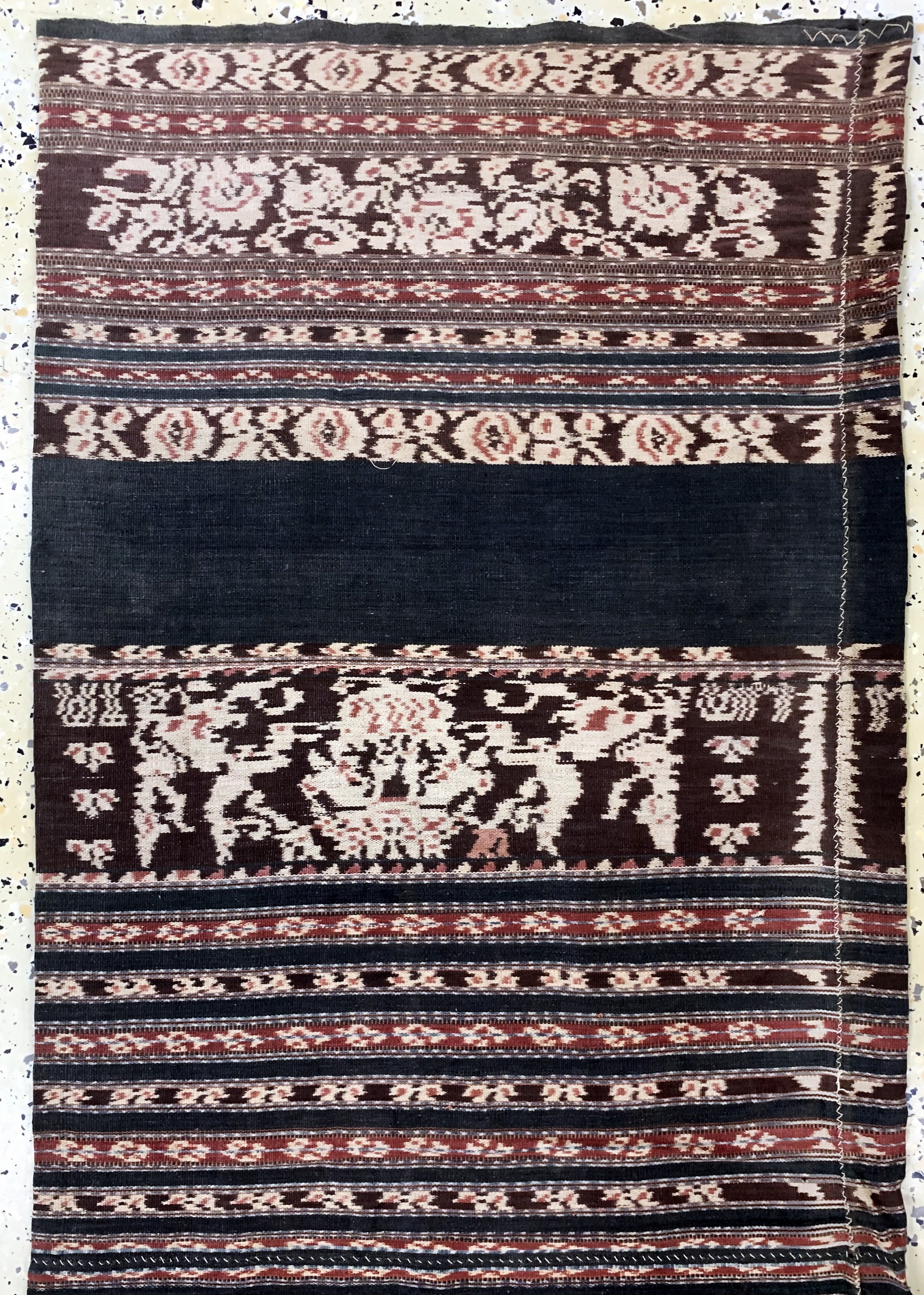 Detail a: Tubular Kleid(traditionlle Kleidung), Sumba, Indonesien, Mitte 20.Jhd, Baumwolle gewebt, ca. 168 x 60 cm, EHZ: 2