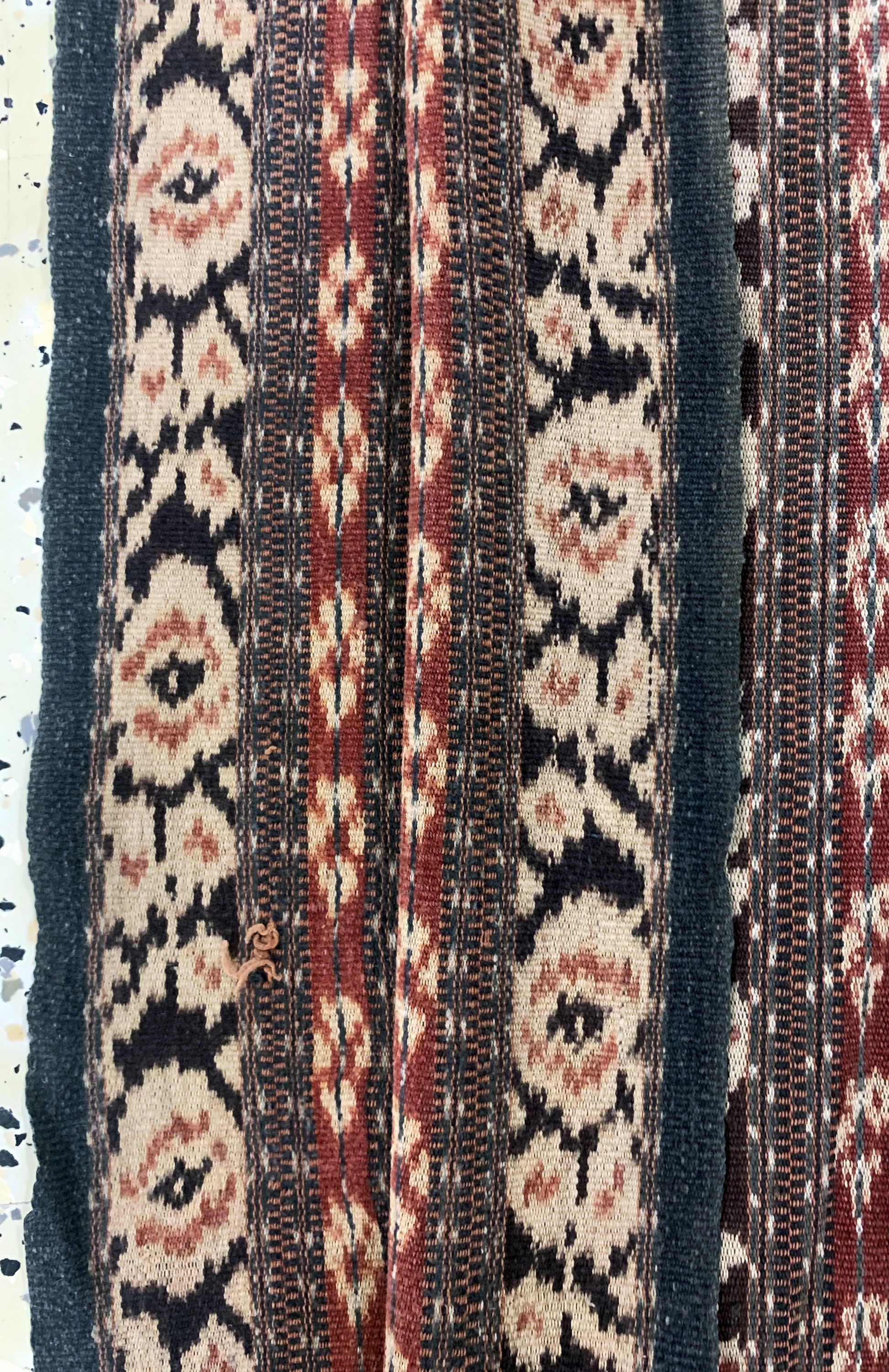 Detail e: Tubular Kleid(traditionlle Kleidung), Sumba, Indonesien, Mitte 20.Jhd, Baumwolle gewebt, ca. 168 x 60 cm, EHZ: 2