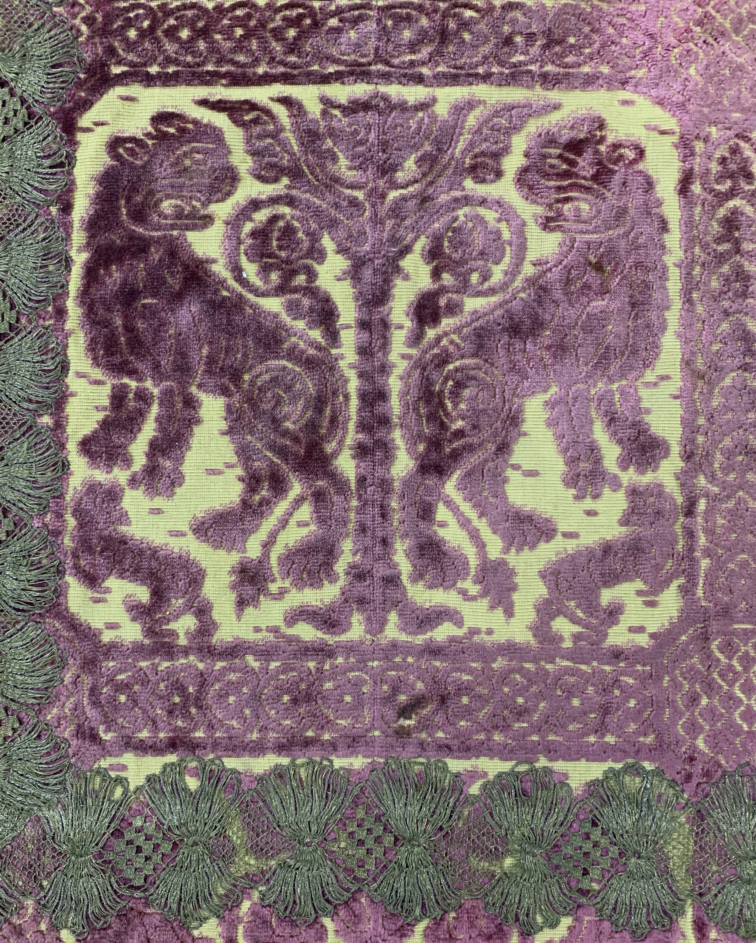 Detail c: Antikes Tuch, Italien, 19.Jhd, Samt-Metall Brokat, ca. 147 x 90 cm, EHZ: 2