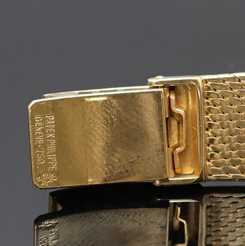 Detail d: PATEK PHILIPPE Calatrava Damenarmbanduhr in GG 750/000 Referenz 3344, Schweiz um 1967, Handaufzug, orig. Milanaiseband, Boden aufgedr., ...
