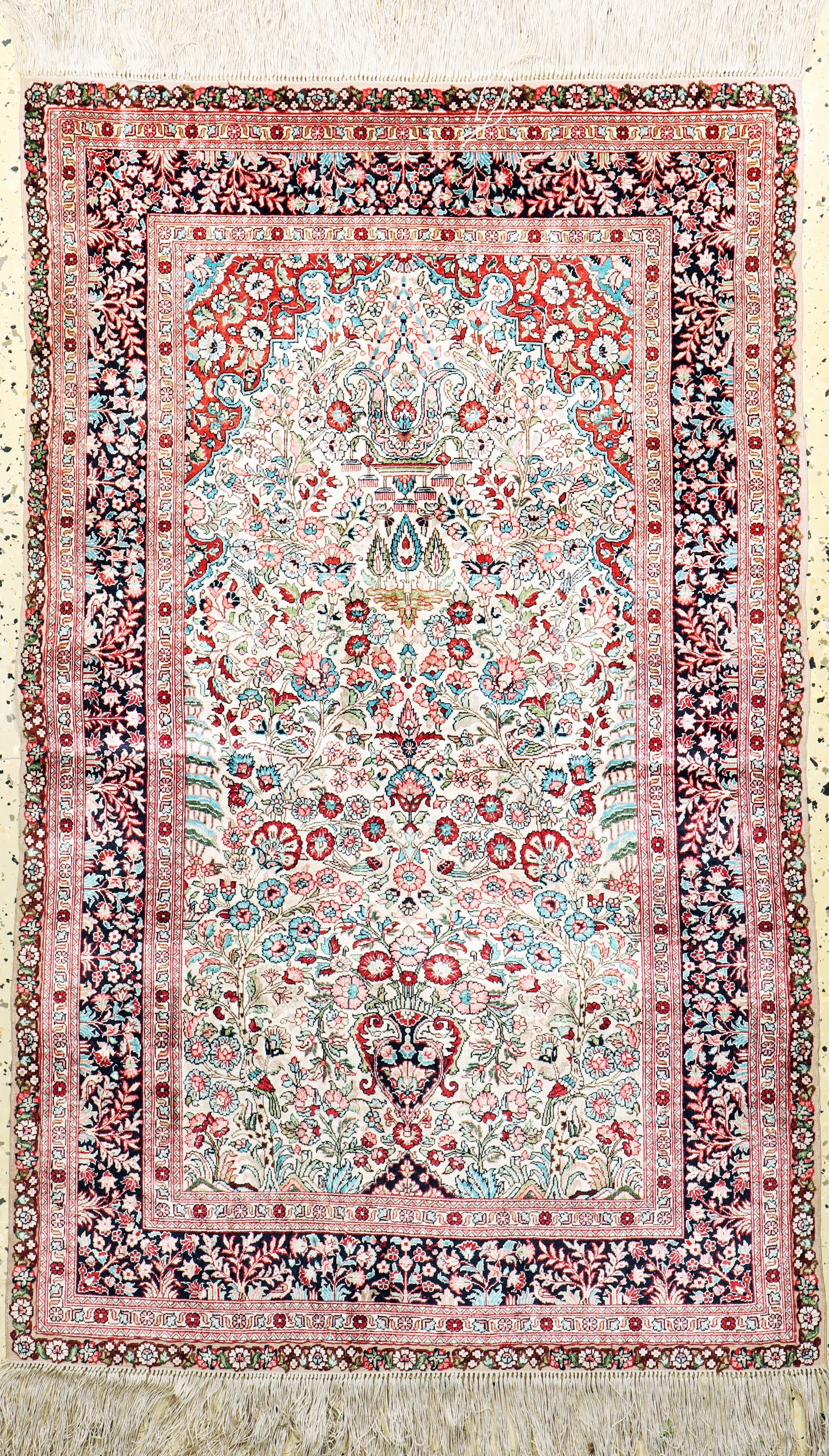 Hereke Seide fein, China, Mitte 20.Jhd, reine Naturseide, ca. 125 x 80 cm, EHZ: 2